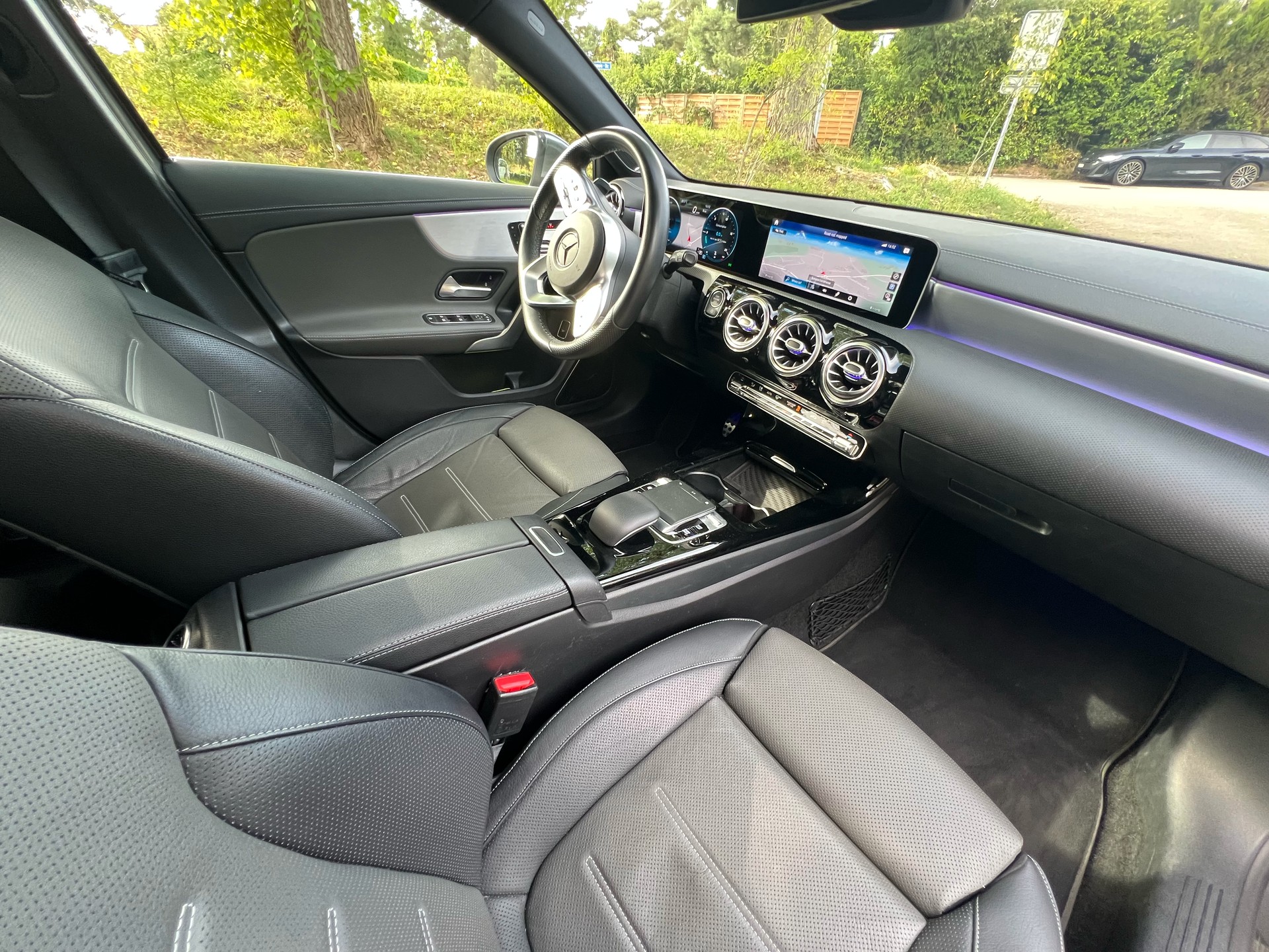 MERCEDES-BENZ A 250 AMG Line 4Matic-image-13