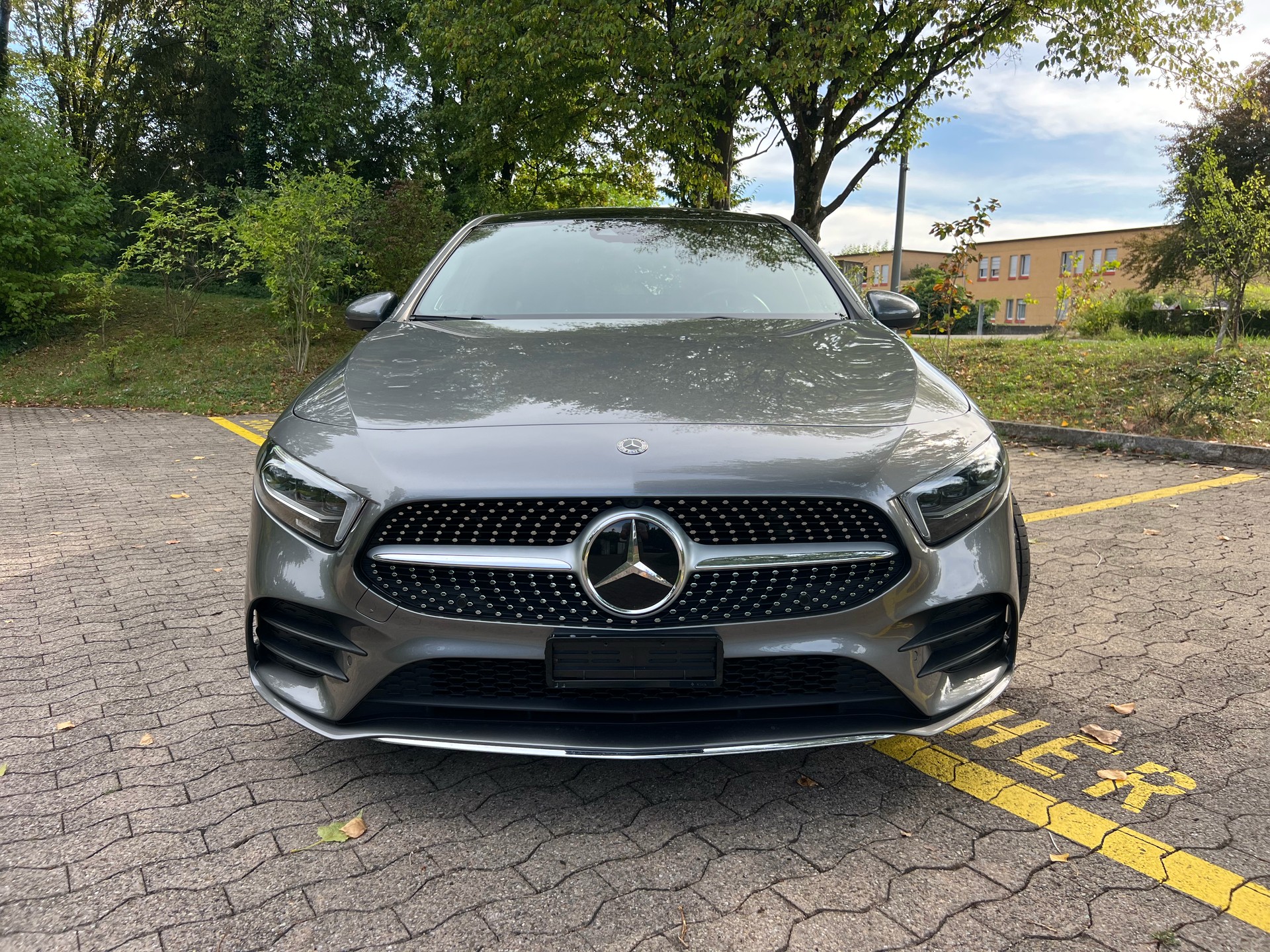 MERCEDES-BENZ A 250 AMG Line 4Matic-image-2