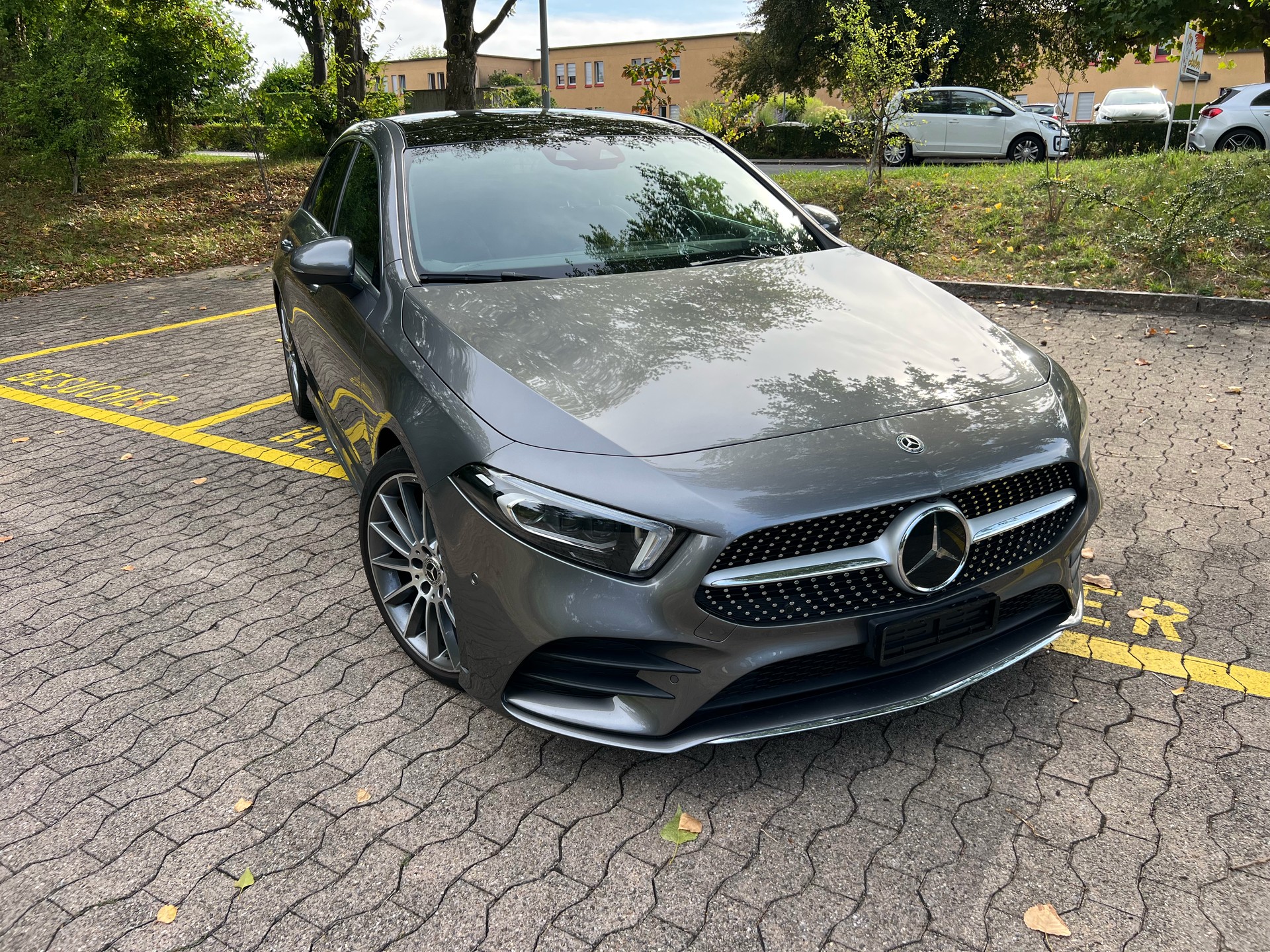 MERCEDES-BENZ A 250 AMG Line 4Matic-image-1