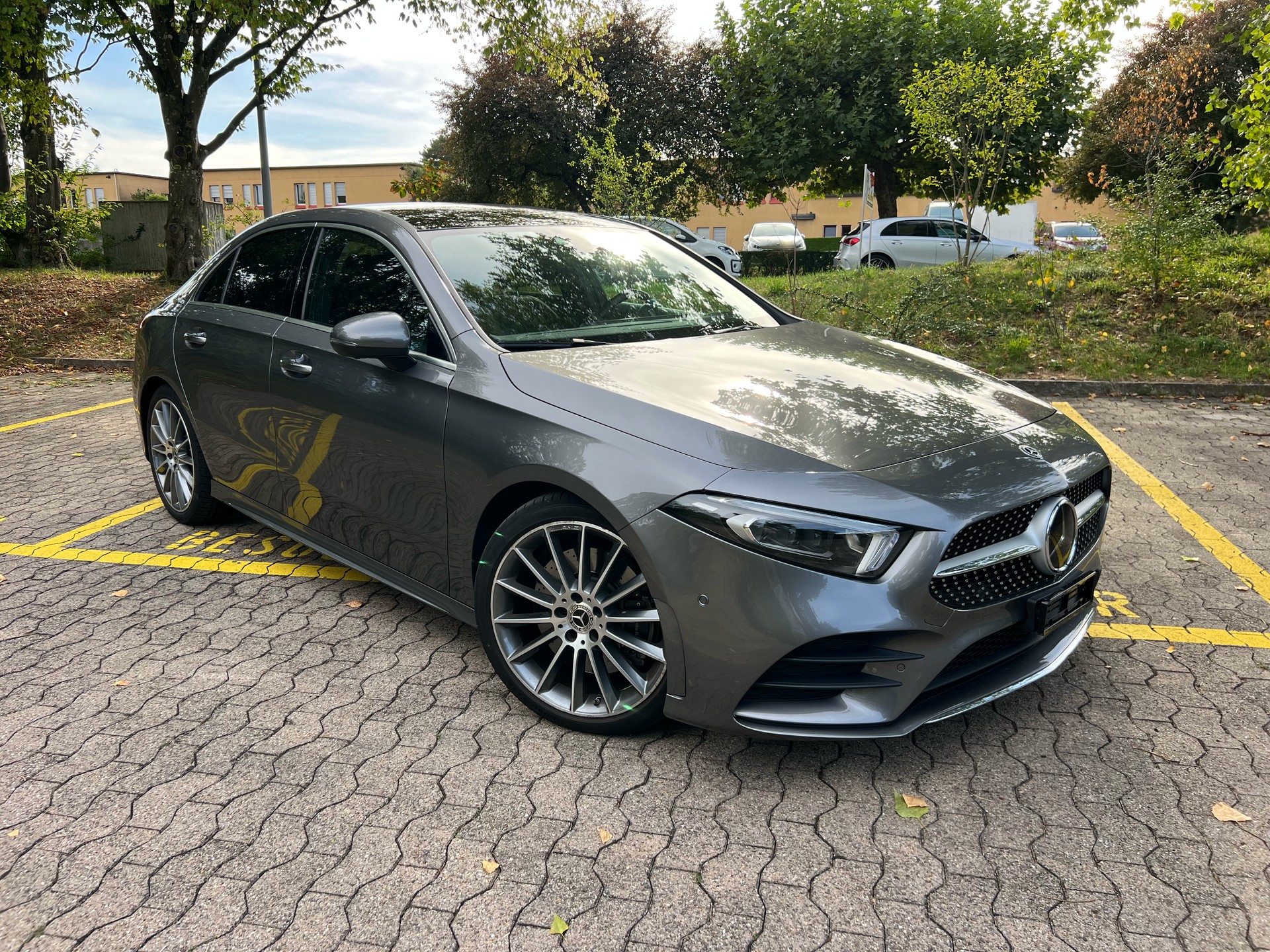 MERCEDES-BENZ A 250 AMG Line 4Matic