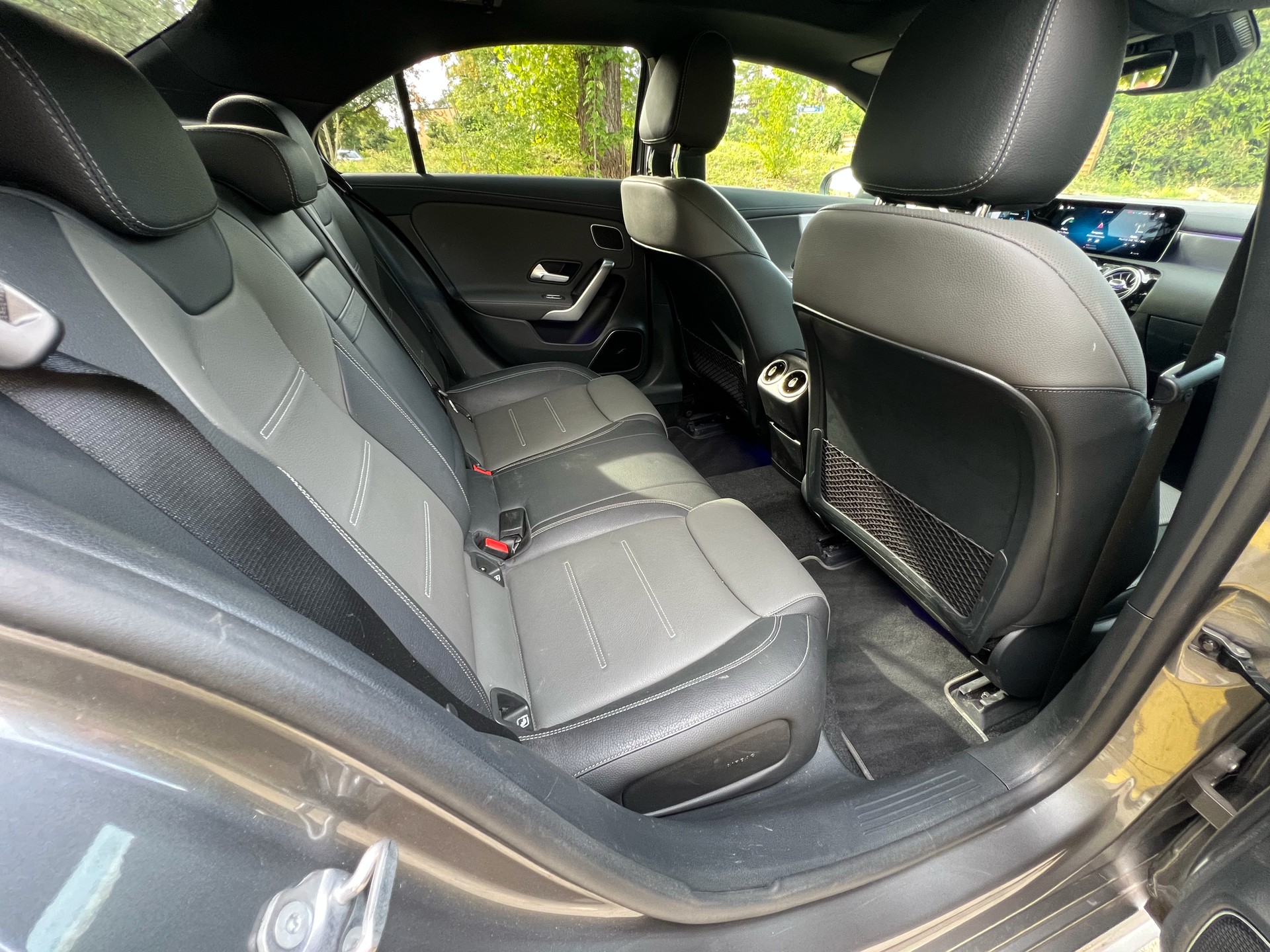 MERCEDES-BENZ A 250 AMG Line 4Matic-image-15