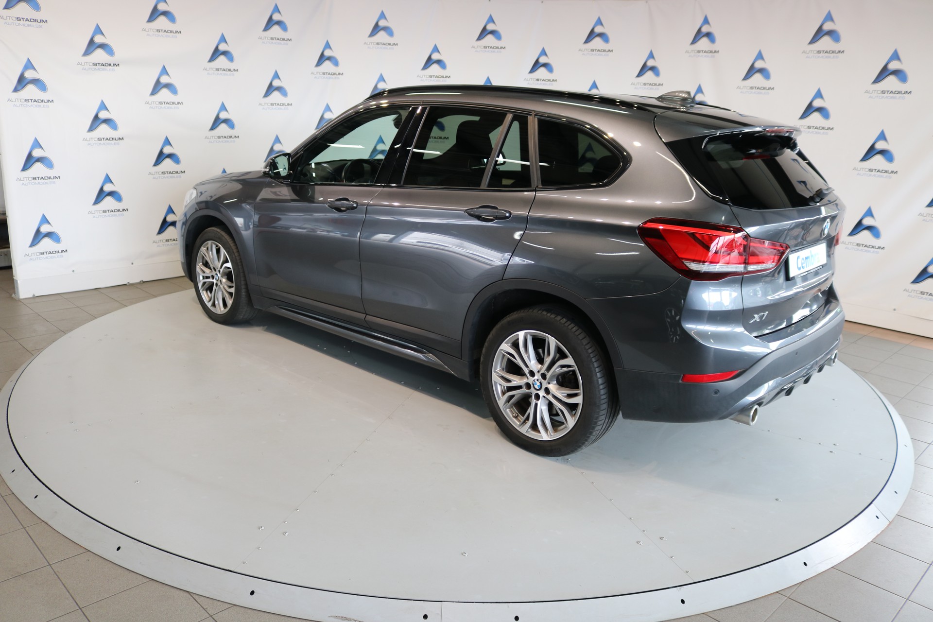 BMW X1 xDrive 20d Sport Line Steptronic-image-19