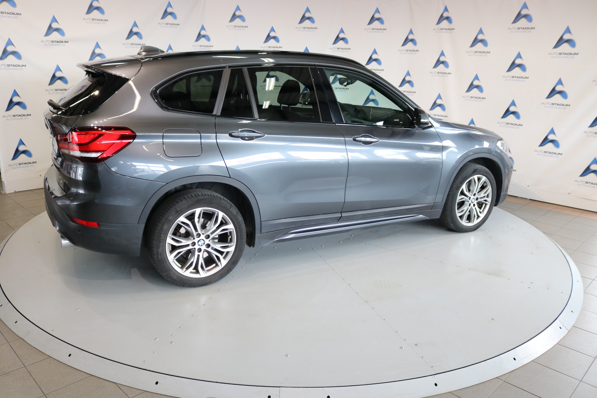 BMW X1 xDrive 20d Sport Line Steptronic-image-28