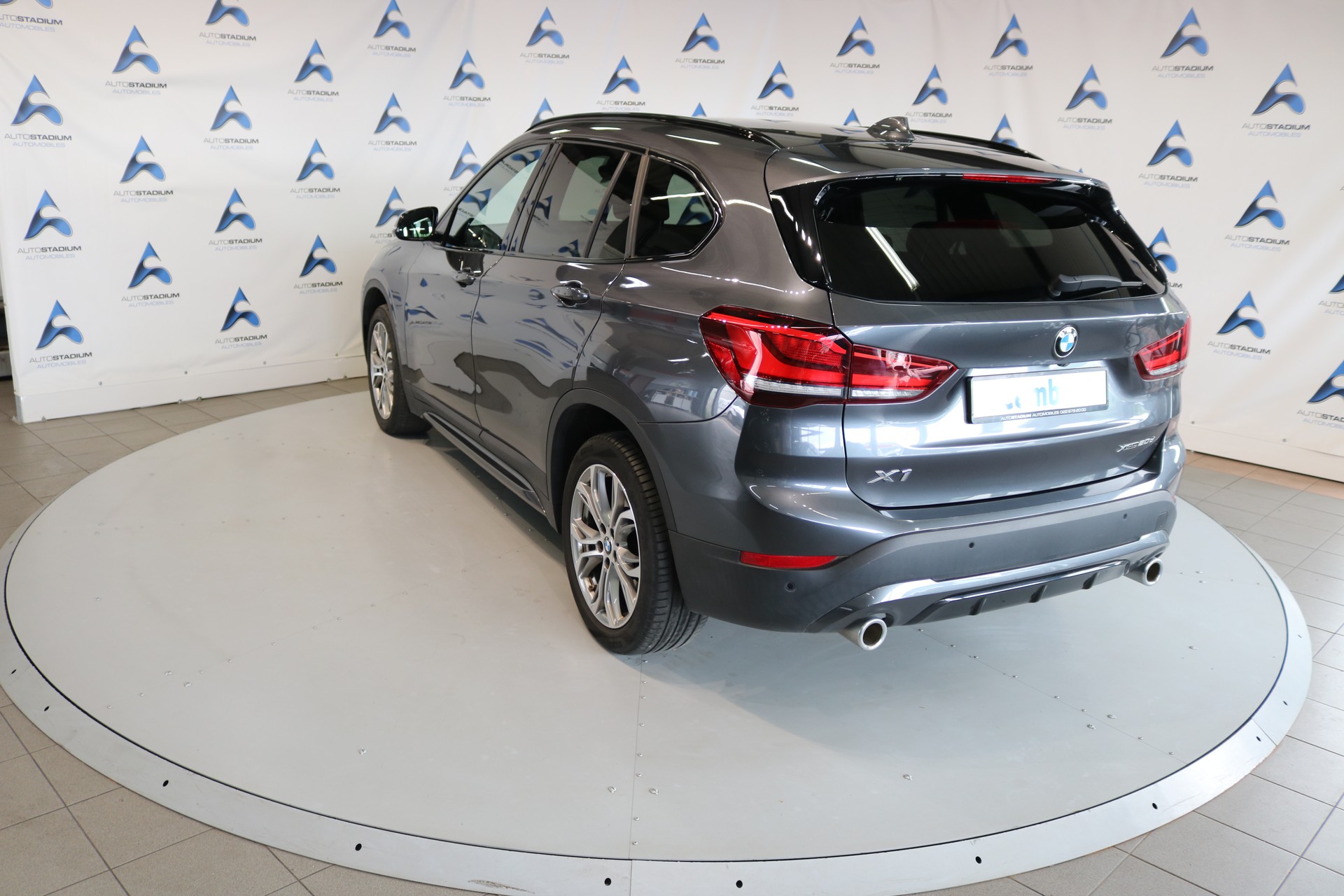BMW X1 xDrive 20d Sport Line Steptronic-image-21