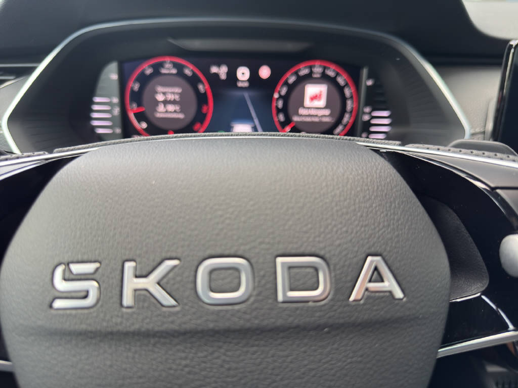 SKODA Octavia Combi 2.0 TSI SportLine 4x4 DSG-image-11