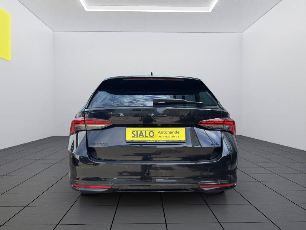 SKODA Octavia Combi 2.0 TSI SportLine 4x4 DSG-image-6