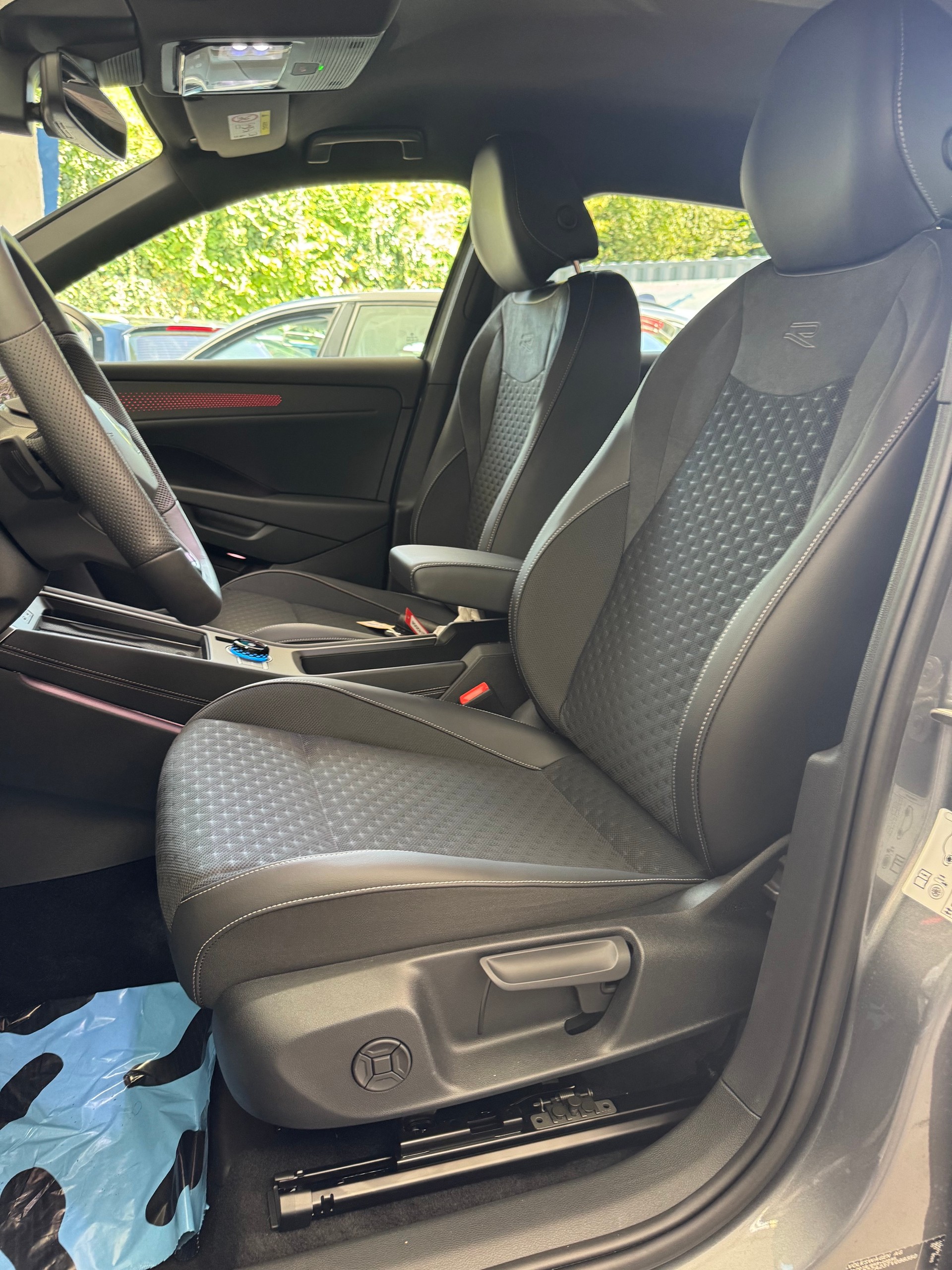 VW T-Roc 1.5 eTSI mHEV R-Line DSG-image-27