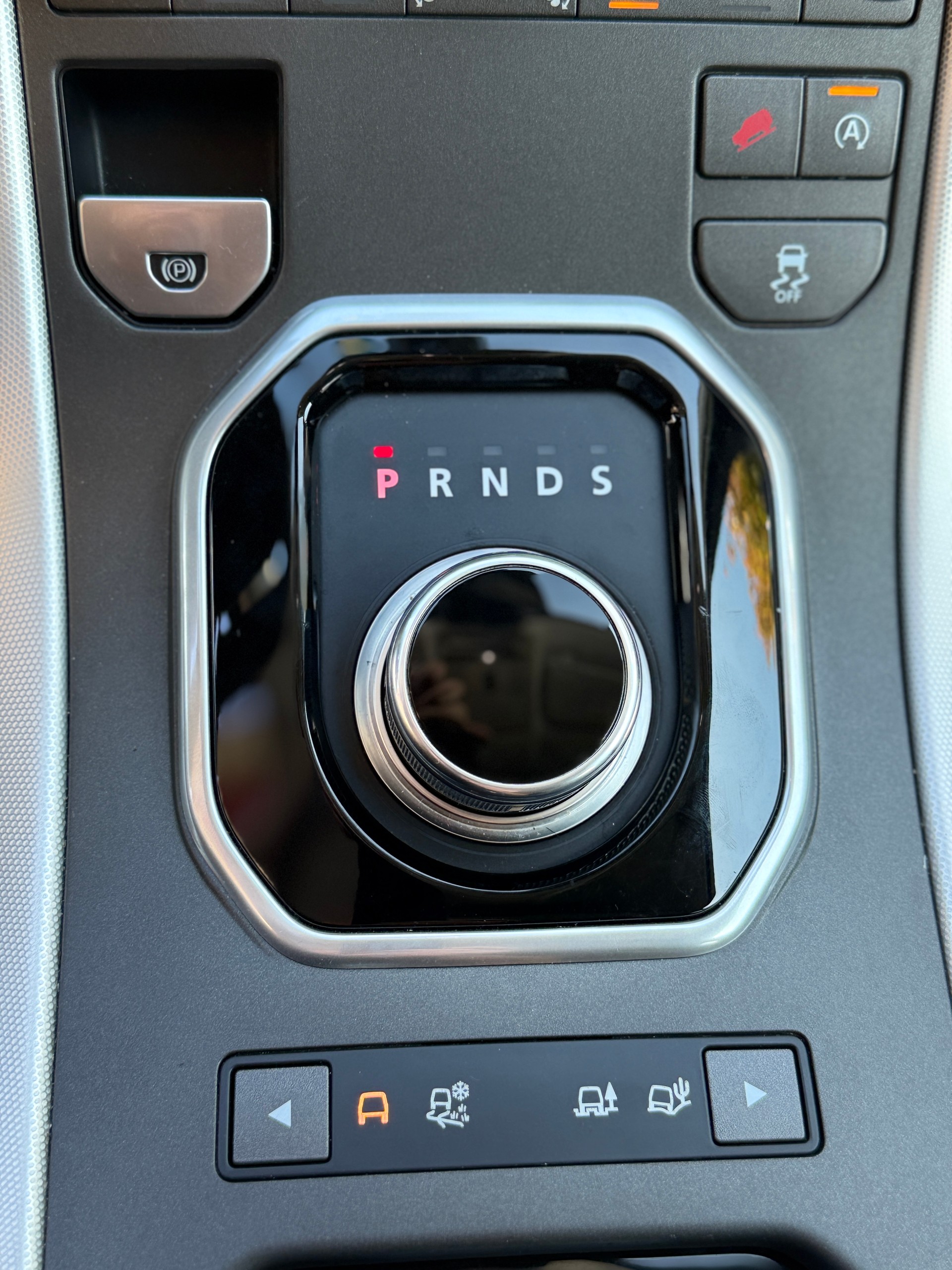 LAND ROVER Range Rover Evoque 2.0 TD4 HSE Dynamic AT9-image-13