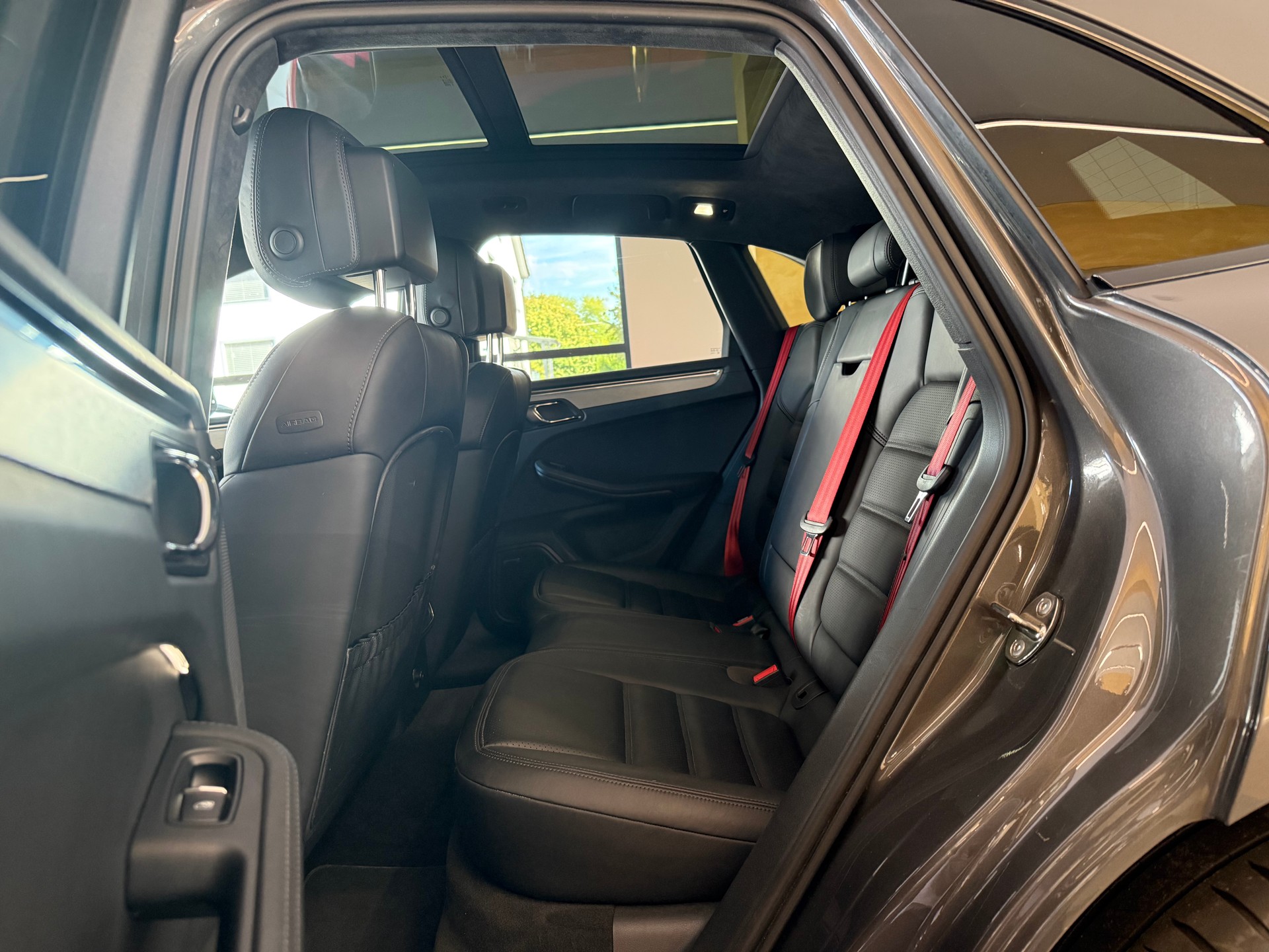 PORSCHE Macan Turbo PDK-image-18