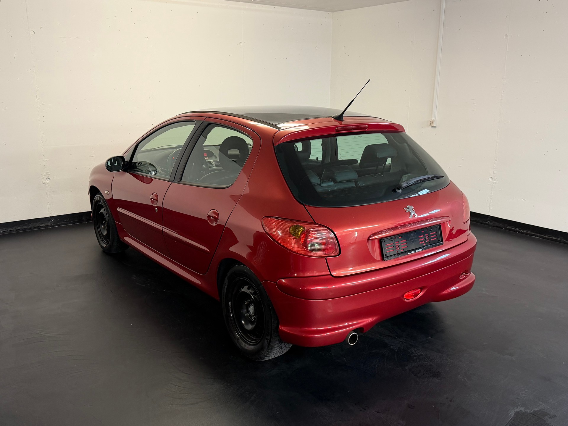 PEUGEOT 206 1.6 16V Platinum-showroom-element-3