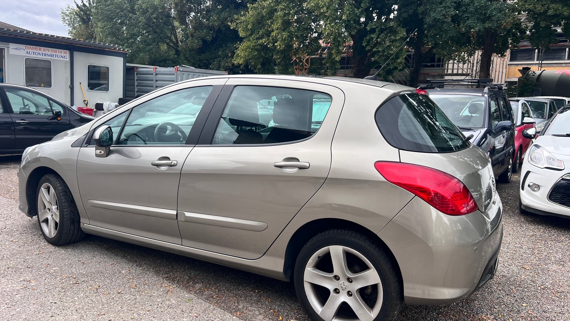 PEUGEOT 308 1.6 16V T Black&Silver Automatic-image-4