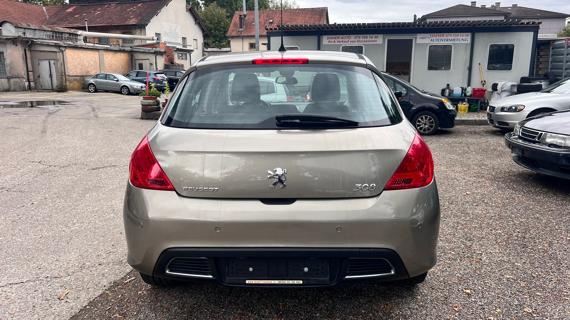 PEUGEOT 308 1.6 16V T Black&Silver Automatic-image-3