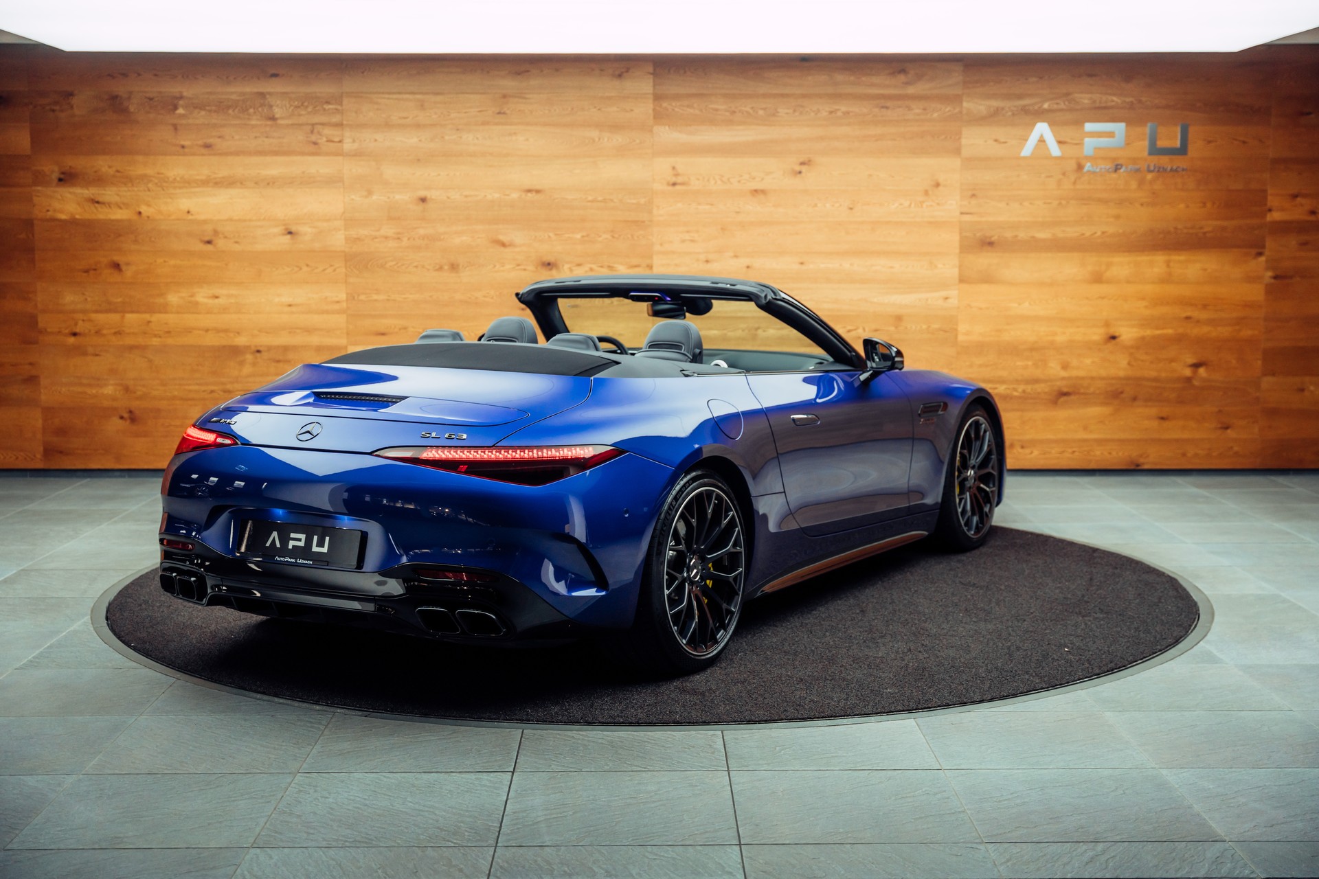 MERCEDES-BENZ AMG SL 63 4M Speedshift MCT-showroom-element-1