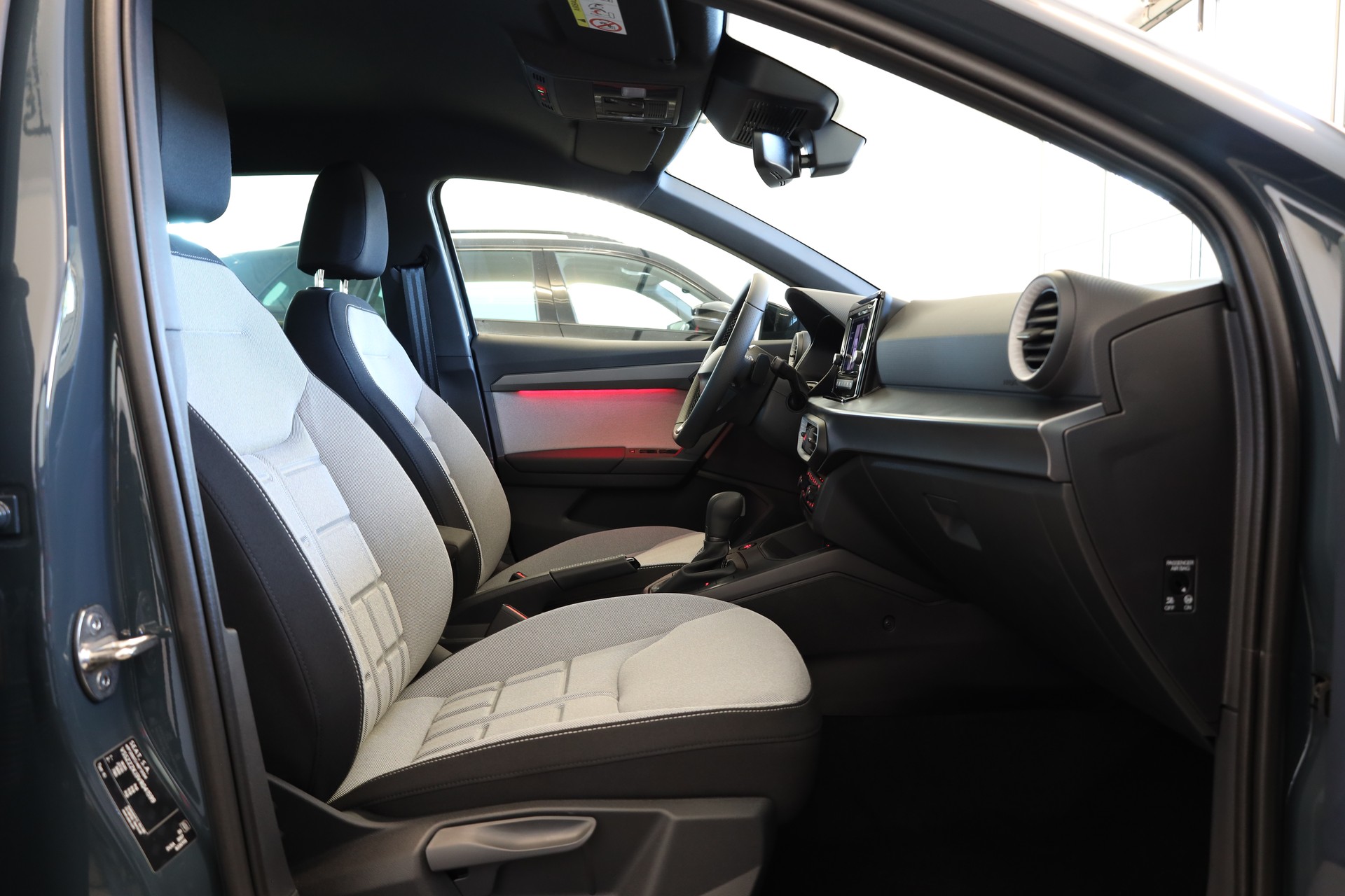 SEAT Ibiza 1.0 TSI 115 FR DSG-image-17