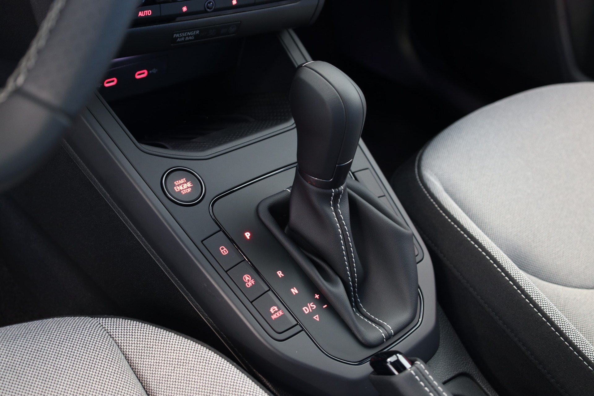 SEAT Ibiza 1.0 TSI 115 FR DSG-image-10
