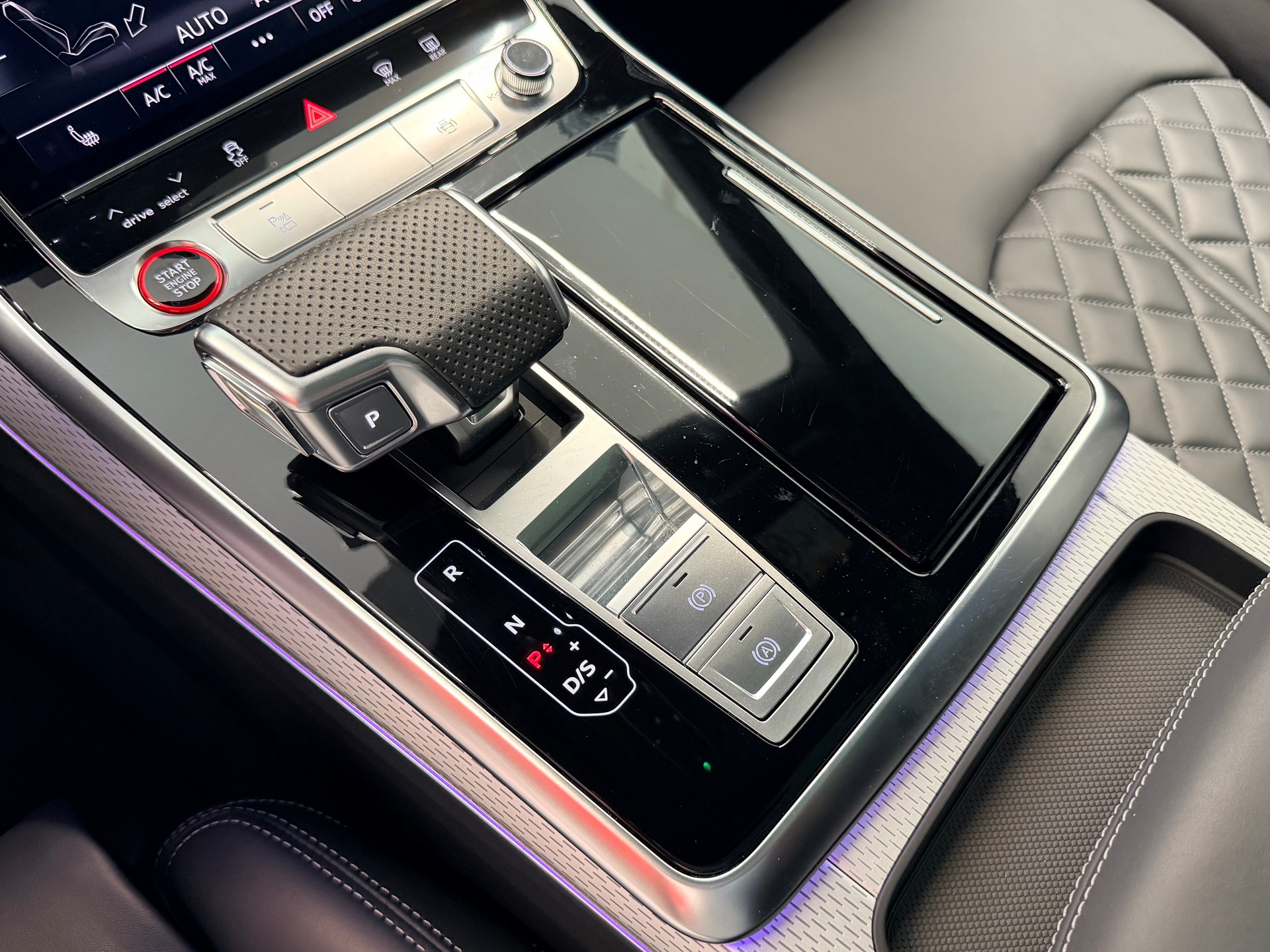 AUDI SQ8 SUV TFSI quattro tiptronic-image-23