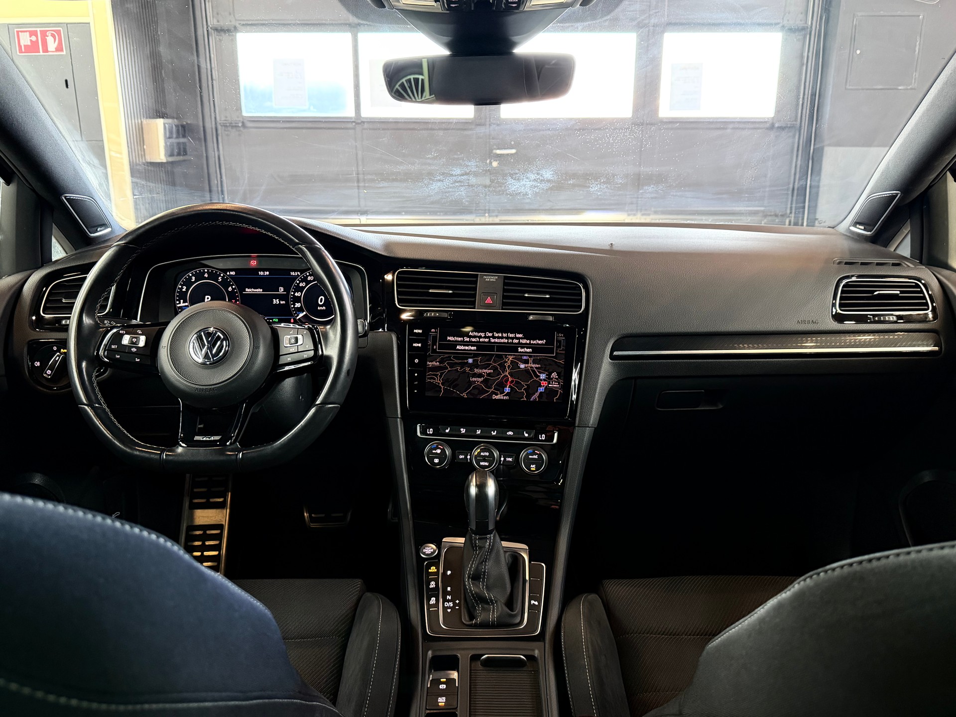 VW Golf 2.0 TSI R 4Motion DSG-image-12