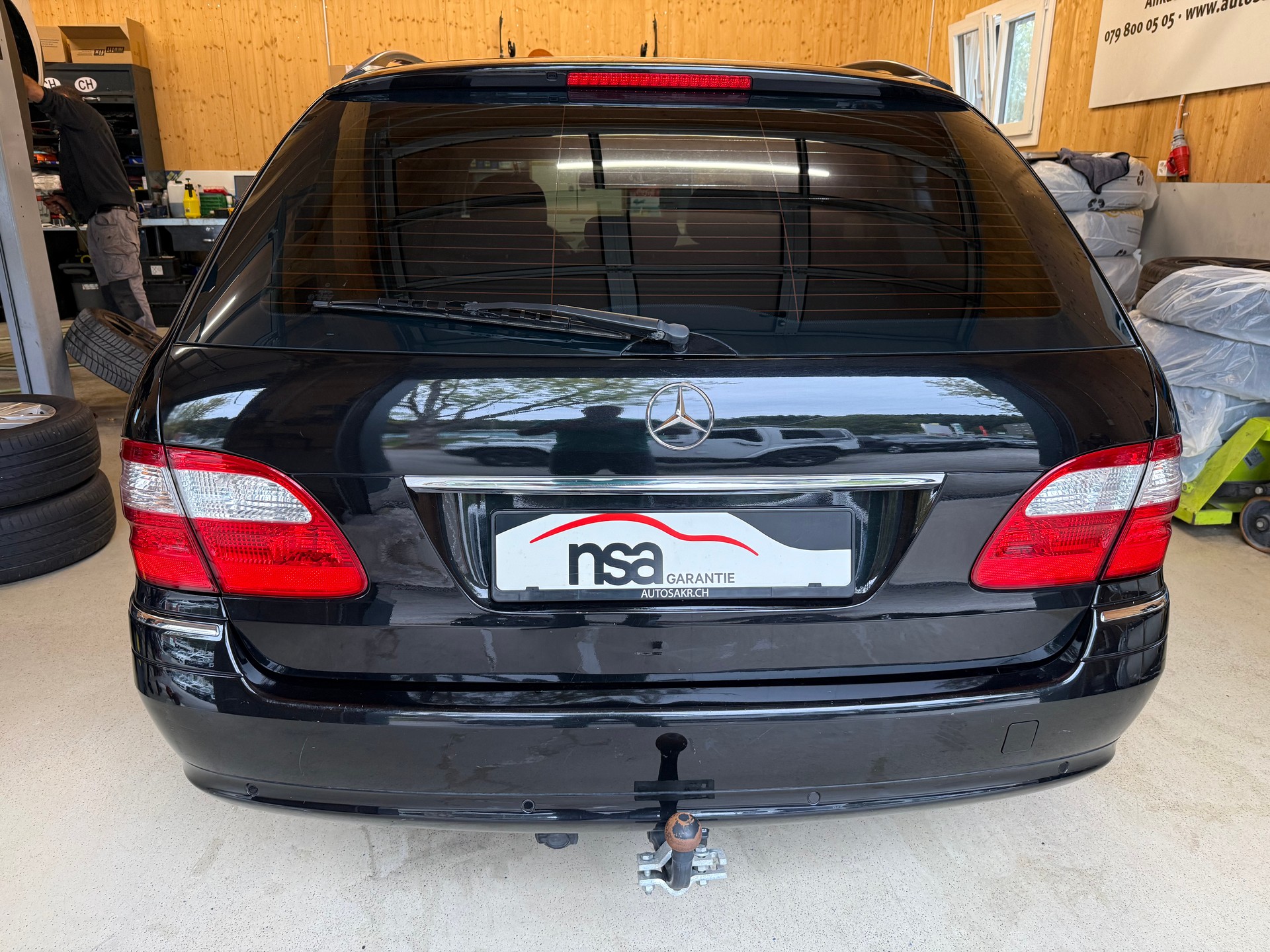 MERCEDES-BENZ E 280 Avantgarde-image-4