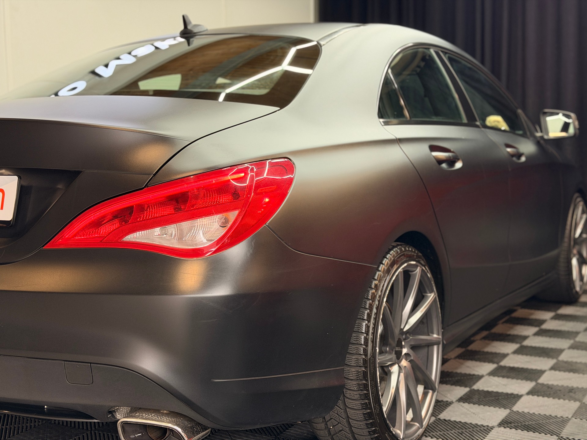 MERCEDES-BENZ CLA 250-showroom-element-2