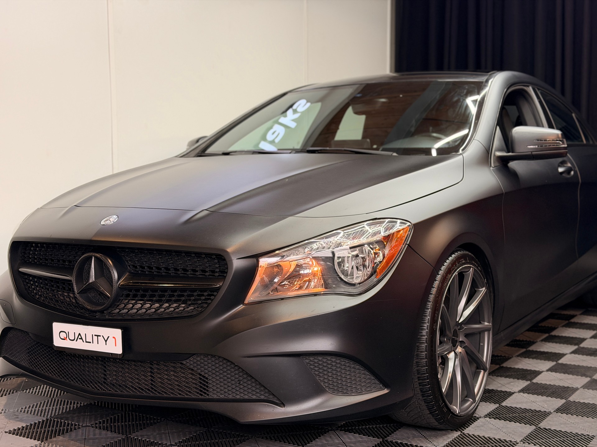 MERCEDES-BENZ CLA 250-showroom-element-3