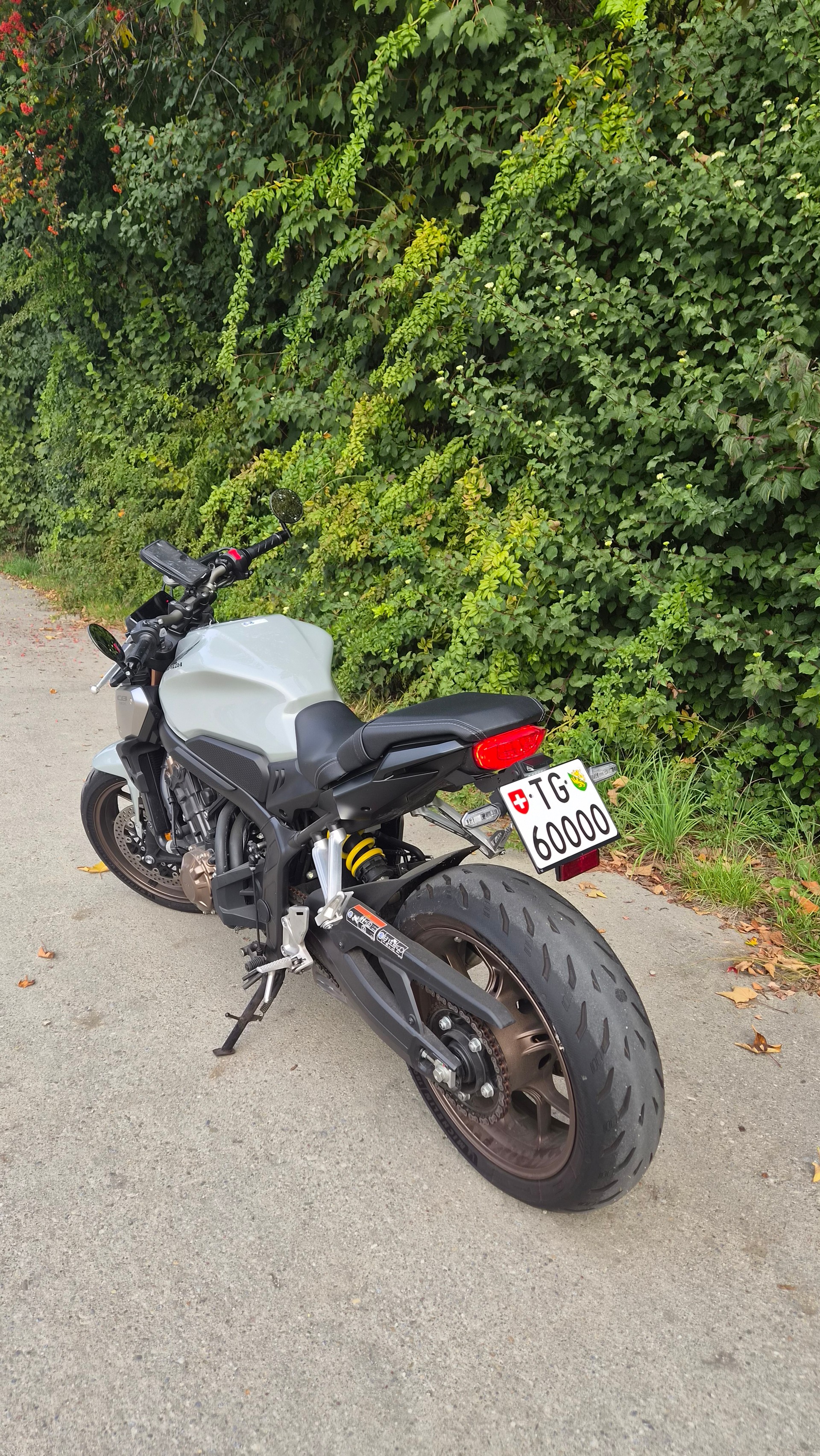 HONDA CB 650 R-image-1
