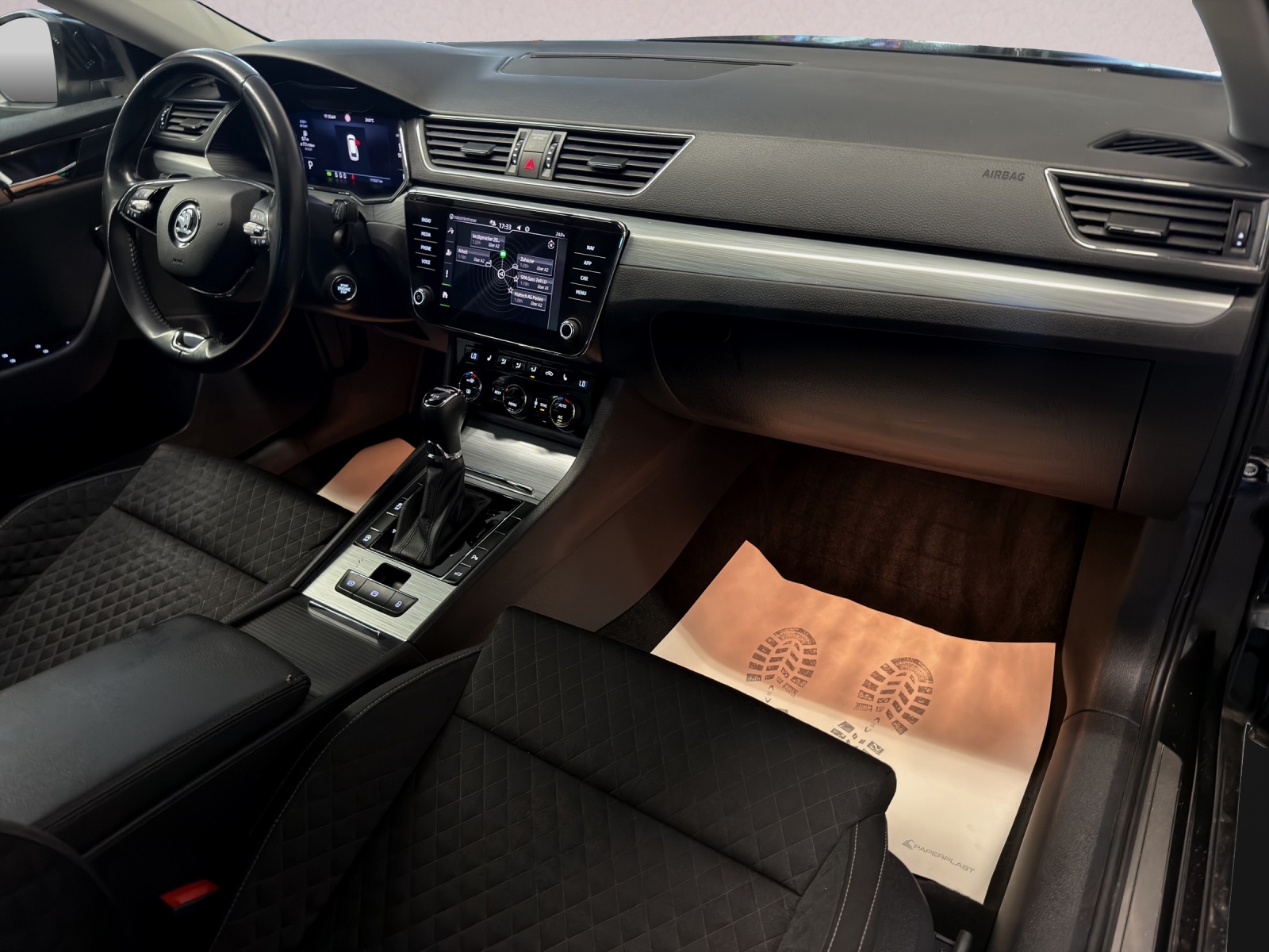 SKODA Superb Combi 2.0 TDi Ambition 4x4 DSG-image-7