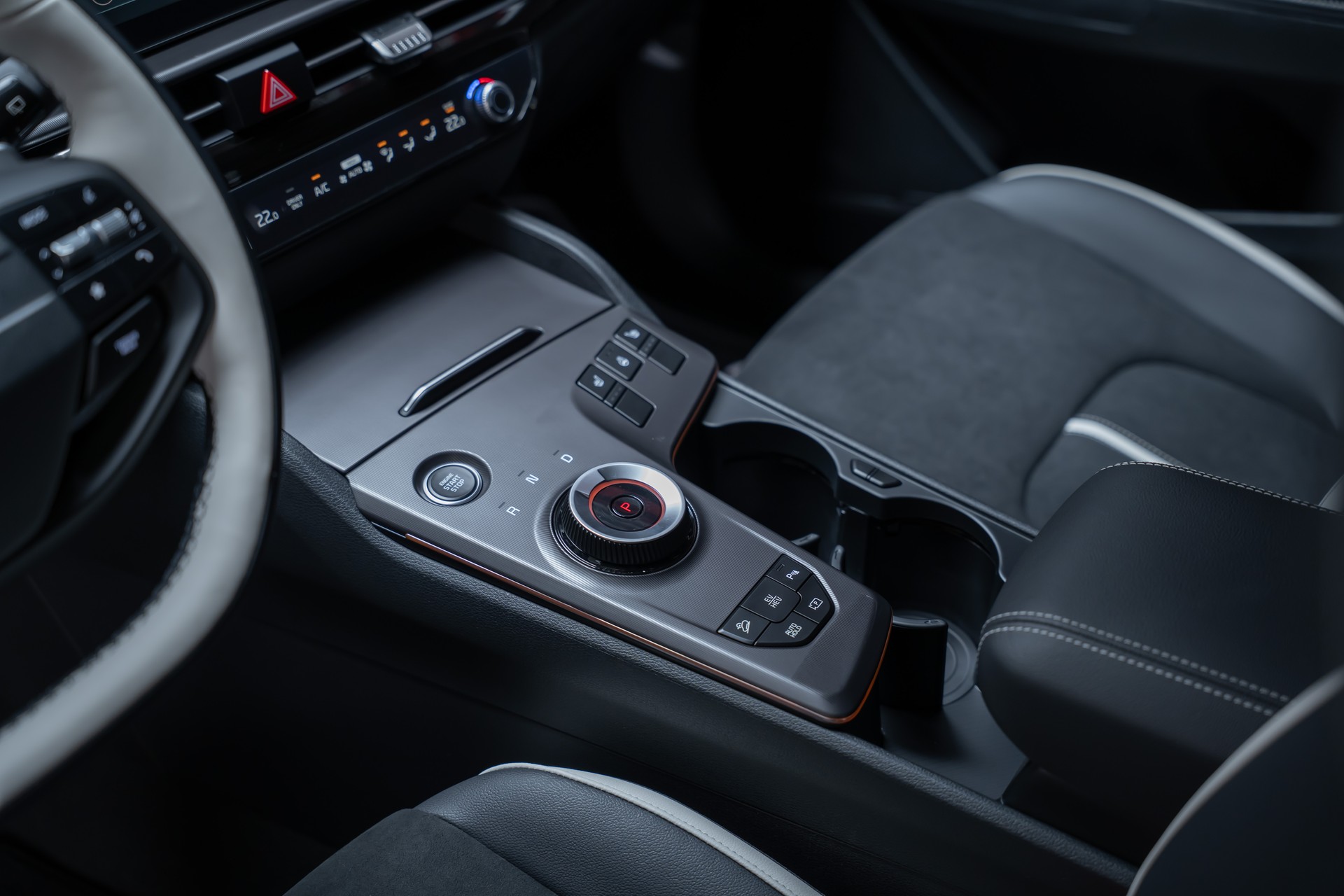 KIA Sportage 1.6T-GDi PHEV Style 4x4 A / Sitz & Lenkradheizung / Navi / Rückfahrkamera-image-15