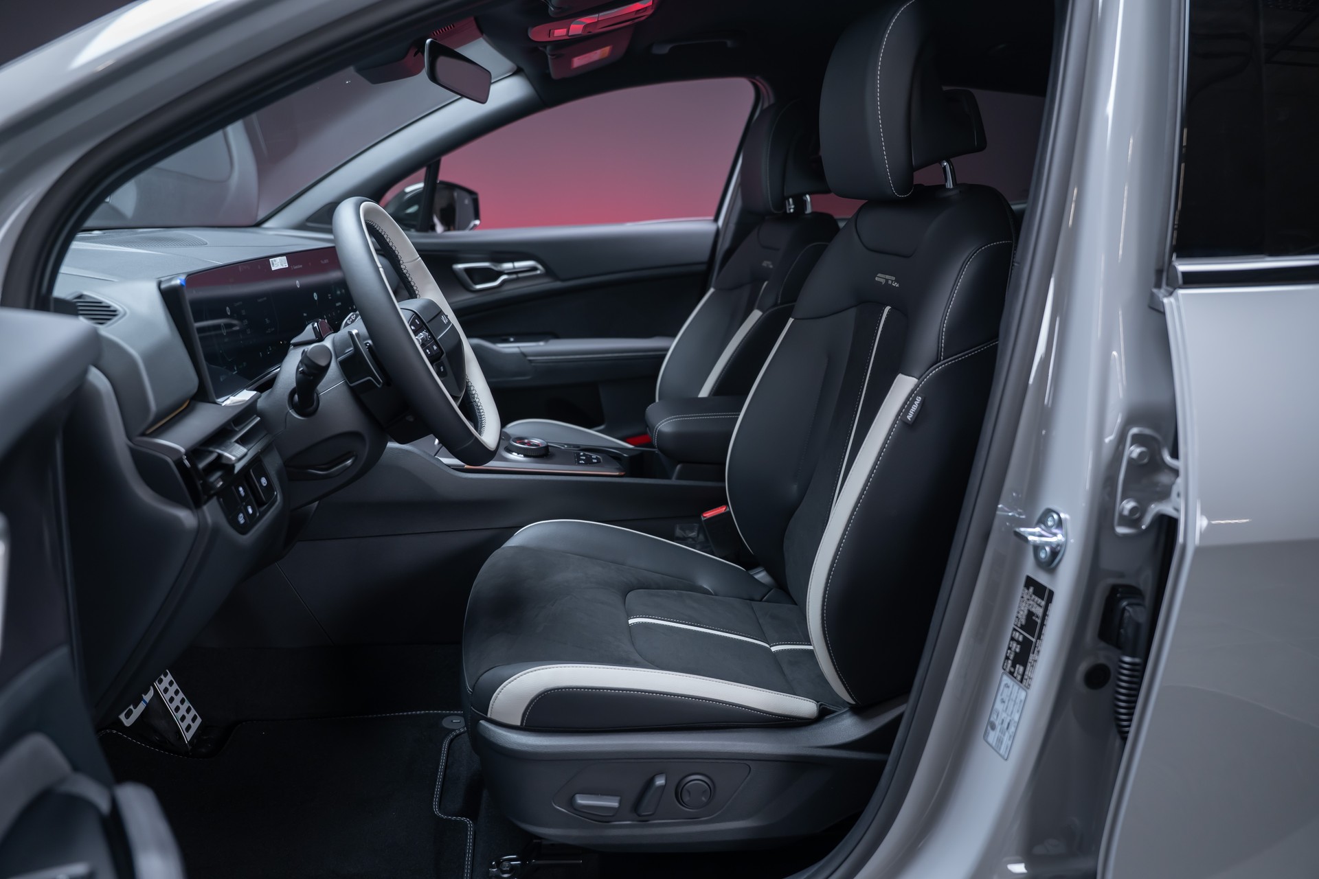 KIA Sportage 1.6T-GDi PHEV Style 4x4 A / Sitz & Lenkradheizung / Navi / Rückfahrkamera-image-17