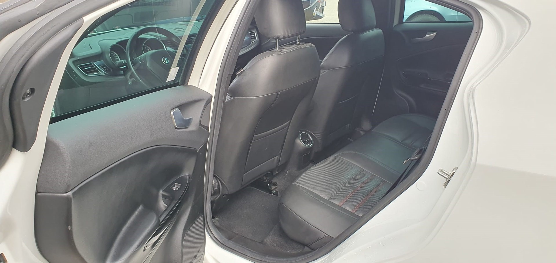ALFA ROMEO Giulietta 1750 TBi Quadrifoglio Verde-image-7