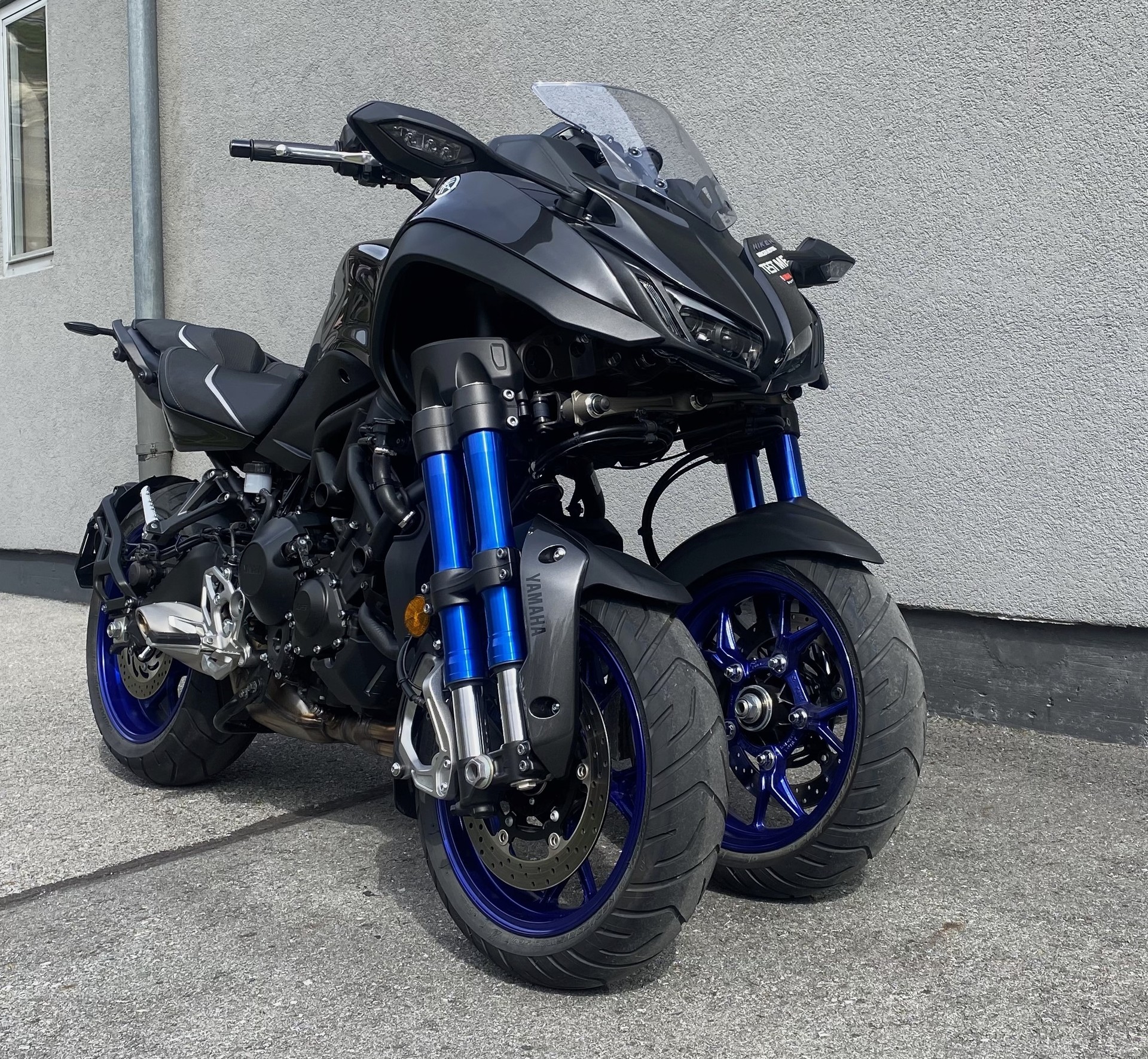 YAMAHA Niken-image-1