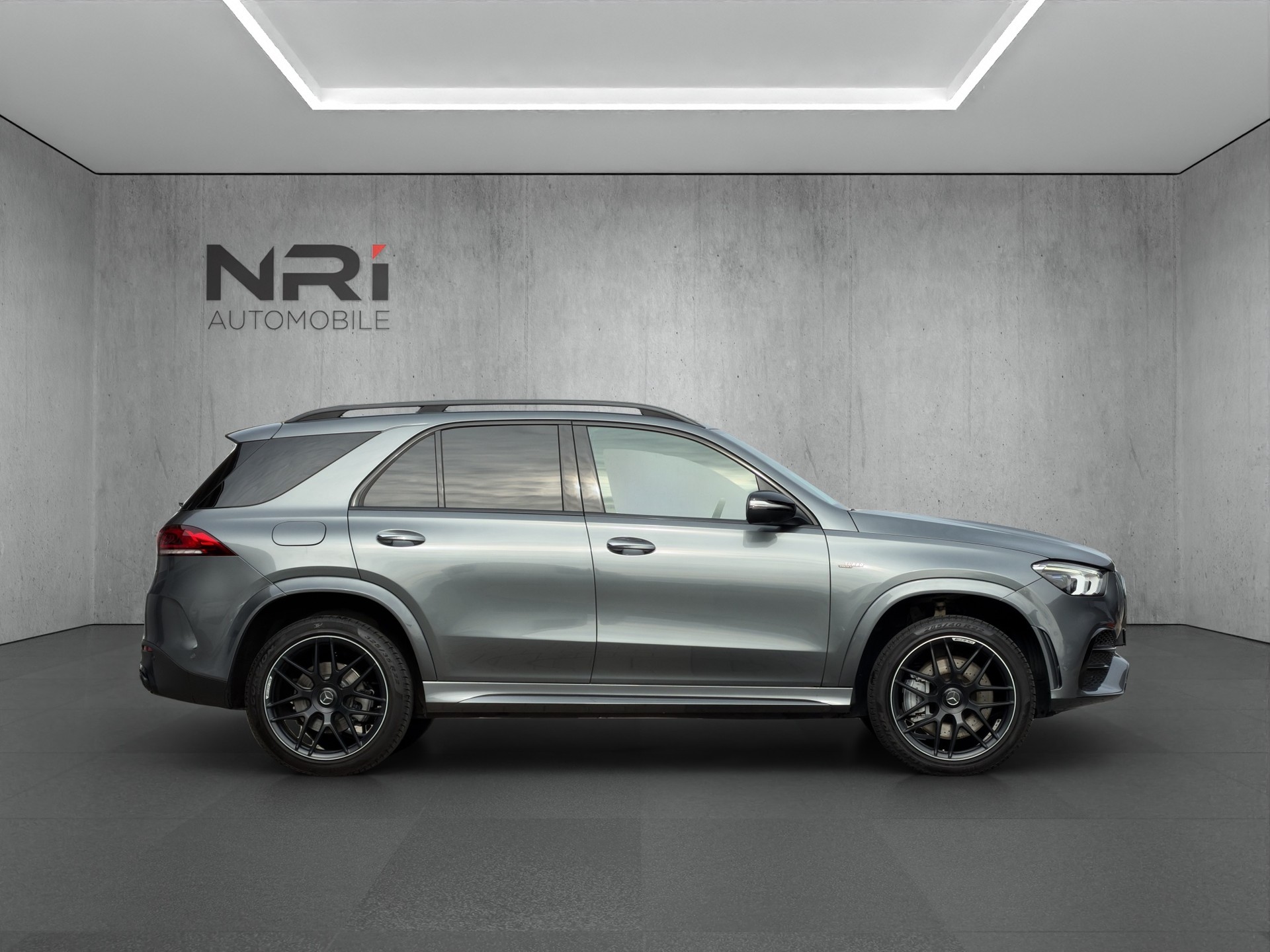 MERCEDES-BENZ GLE 53 AMG 4matic+-showroom-element-3