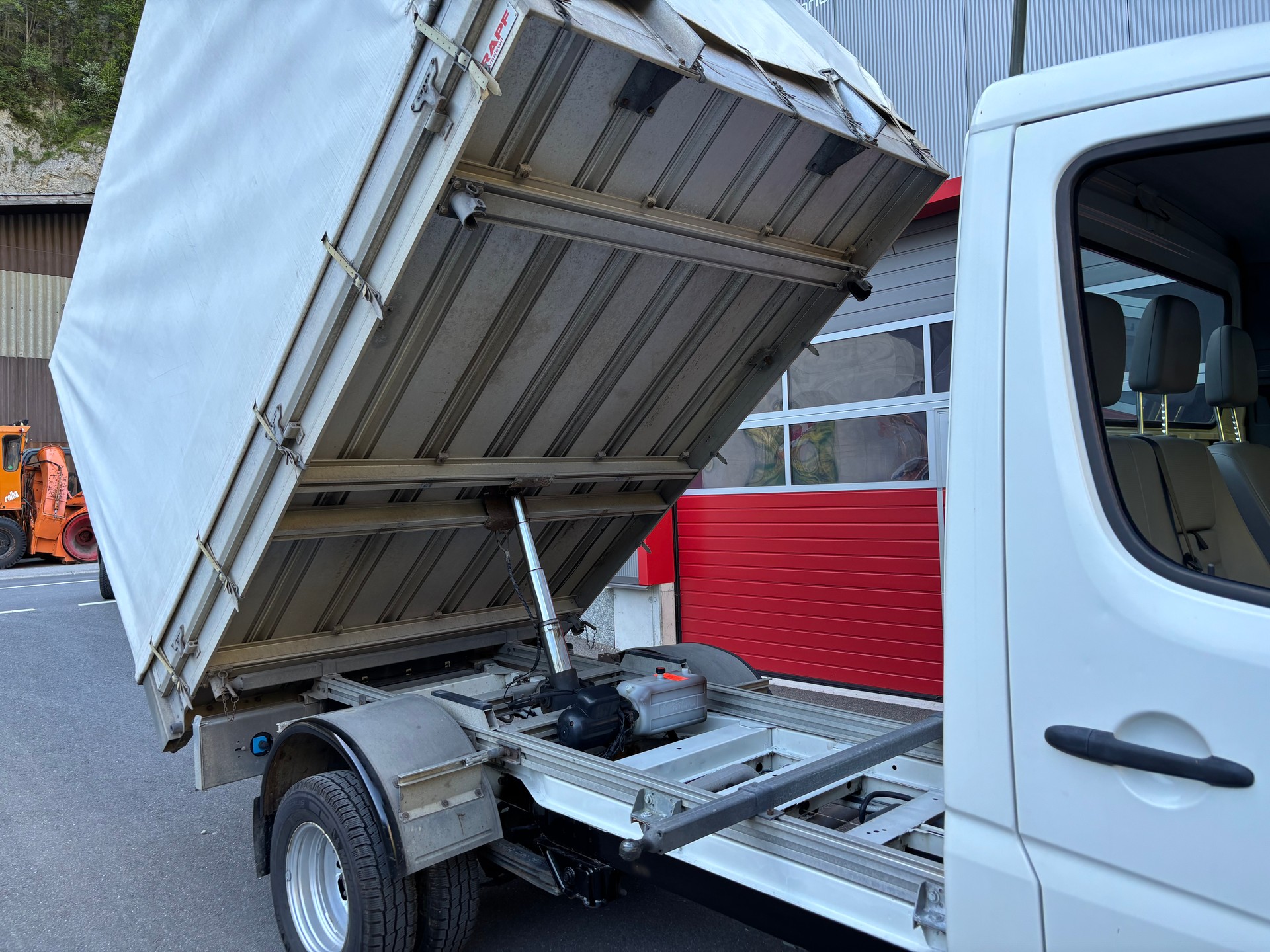 VW Crafter 50 2.5 TDI 164 PS-image-11
