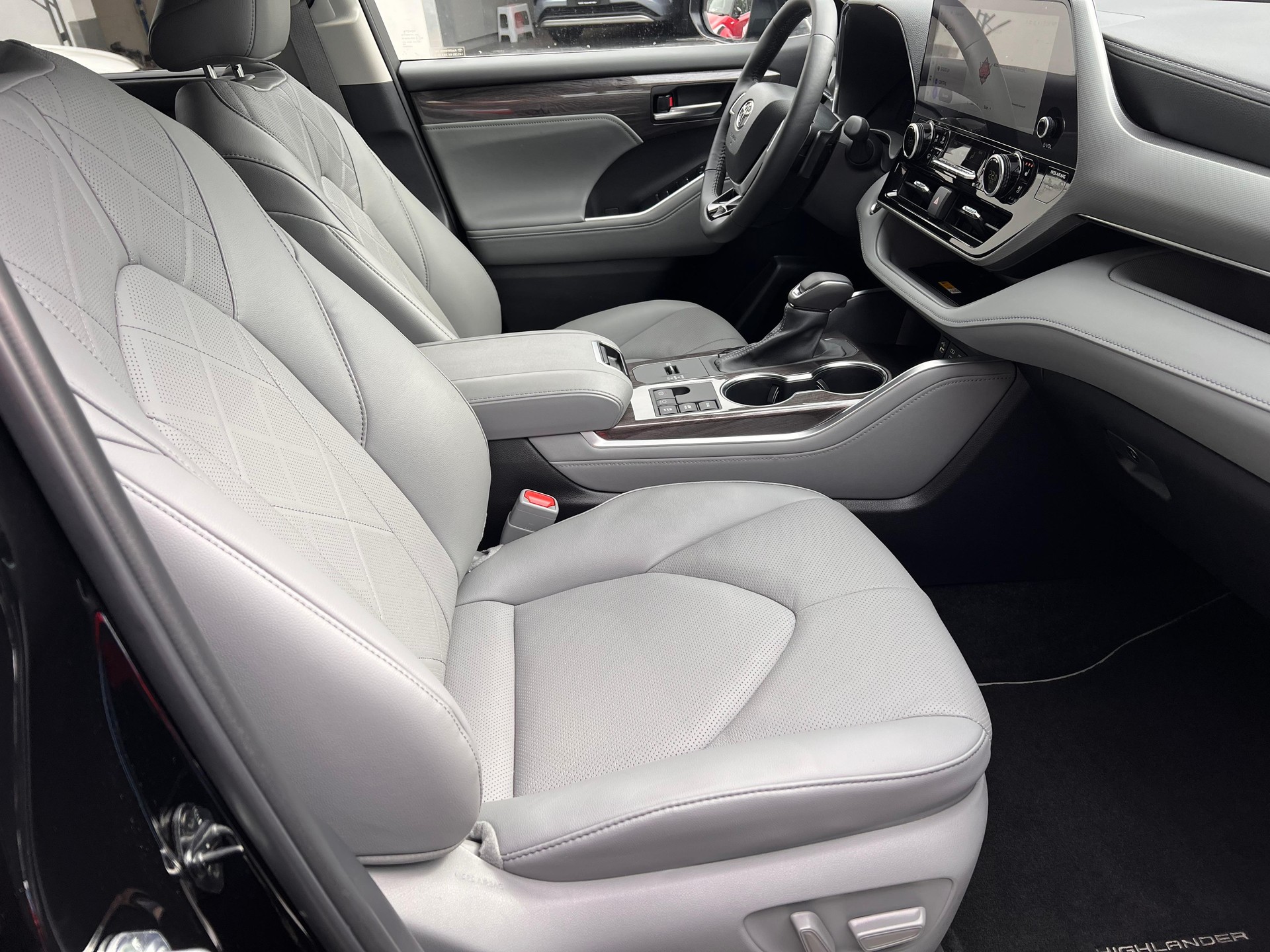TOYOTA Highlander 2.5 HSD Premium-image-12