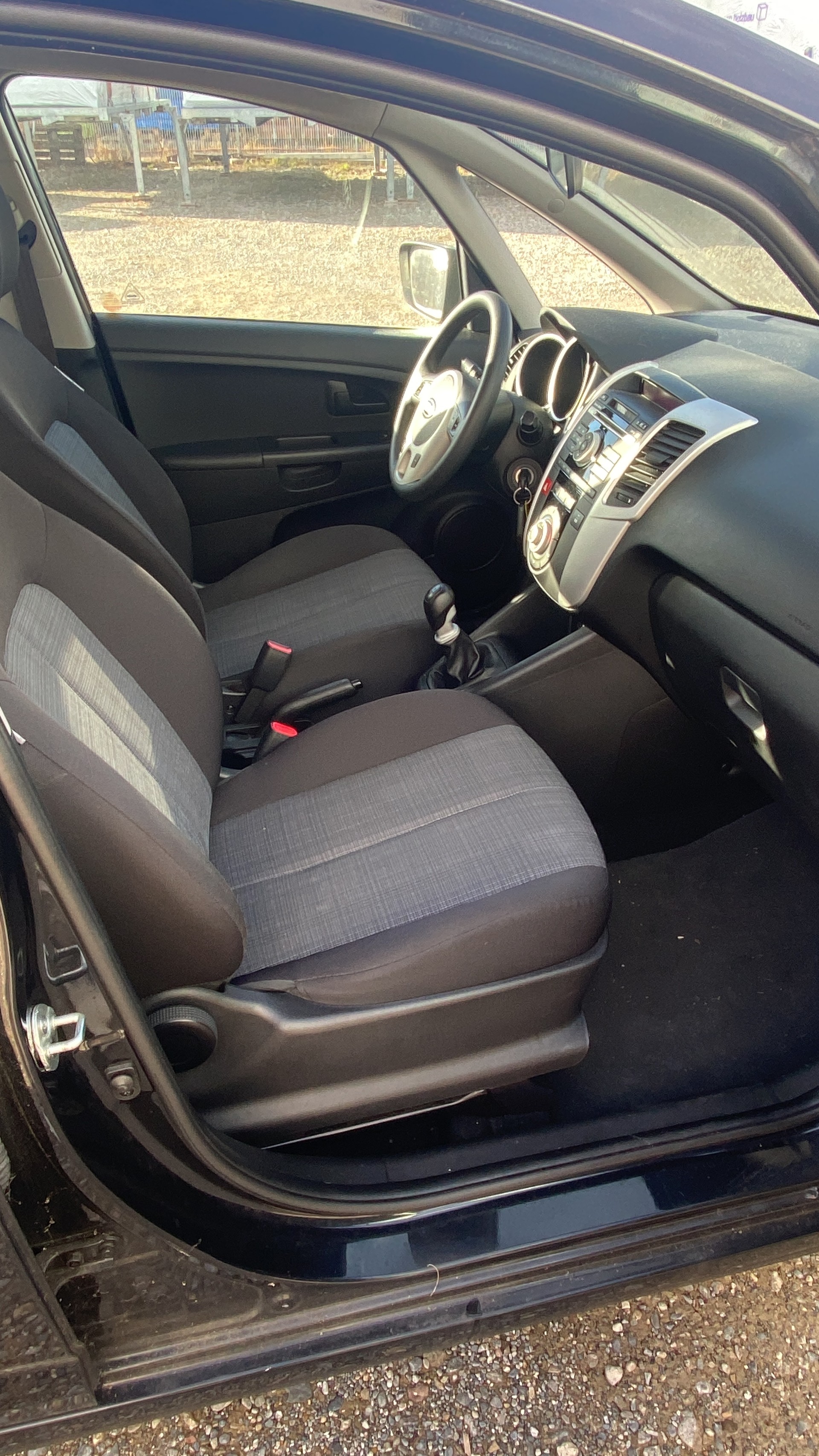KIA Venga 1.4 CVVT _seven-image-5