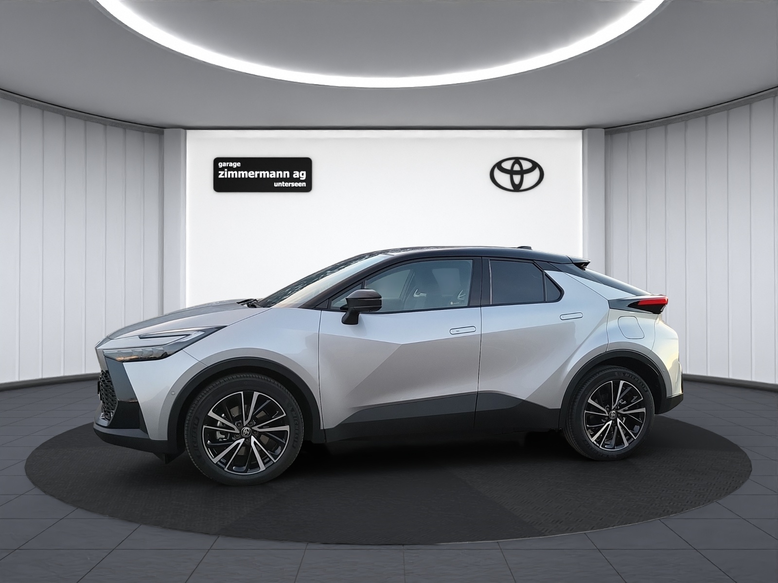 TOYOTA C-HR 2.0 PHEV Style-image-11