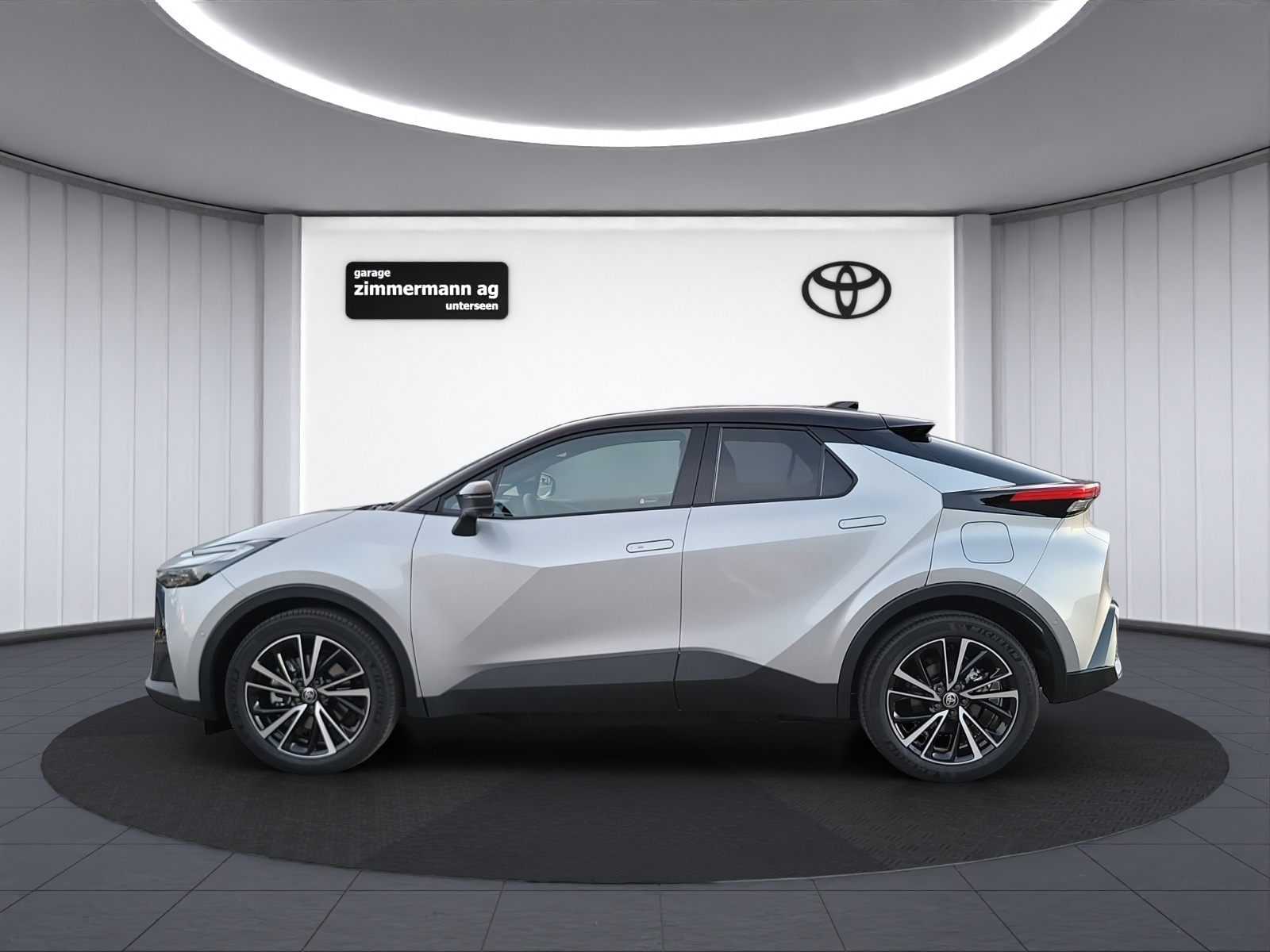 TOYOTA C-HR 2.0 PHEV Style-image-10