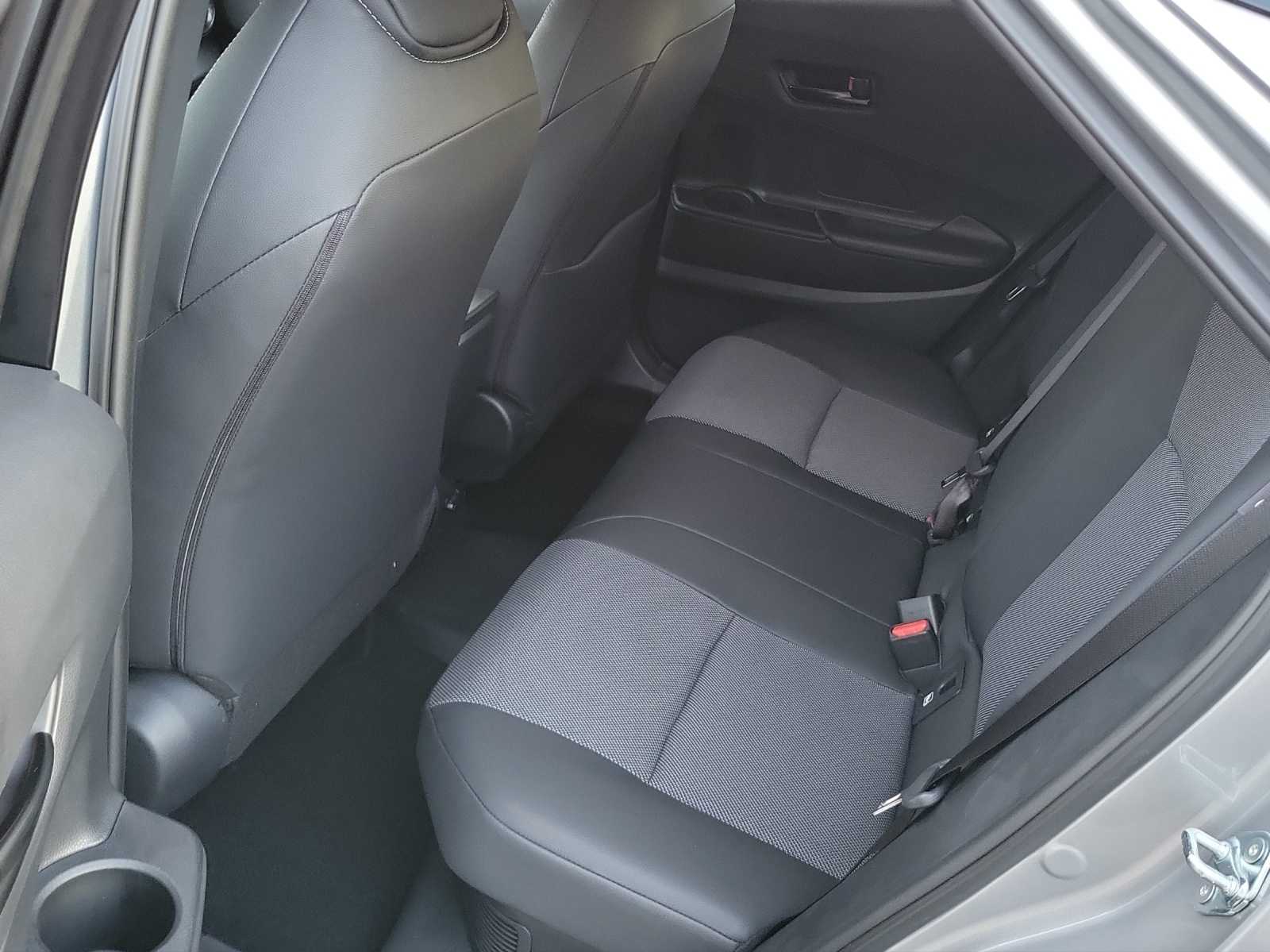 TOYOTA C-HR 2.0 PHEV Style-image-14