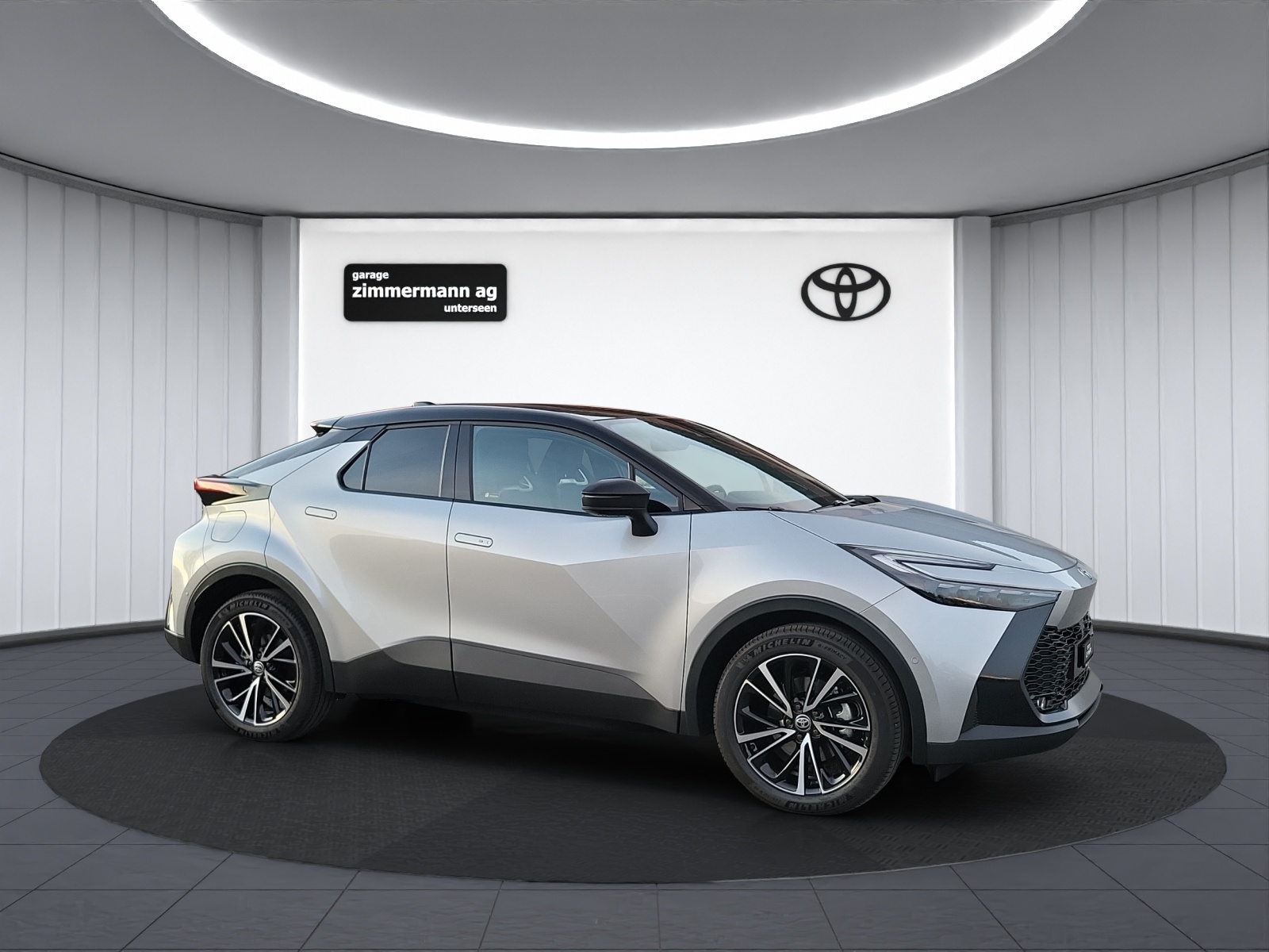 TOYOTA C-HR 2.0 PHEV Style-showroom-element-3