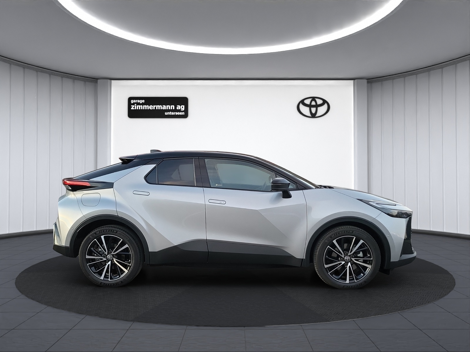 TOYOTA C-HR 2.0 PHEV Style-image-4
