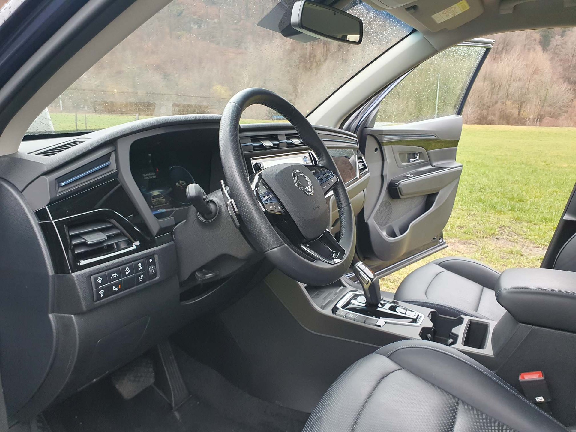 KGM-SsangYong Korando eMotion Titanium-image-9