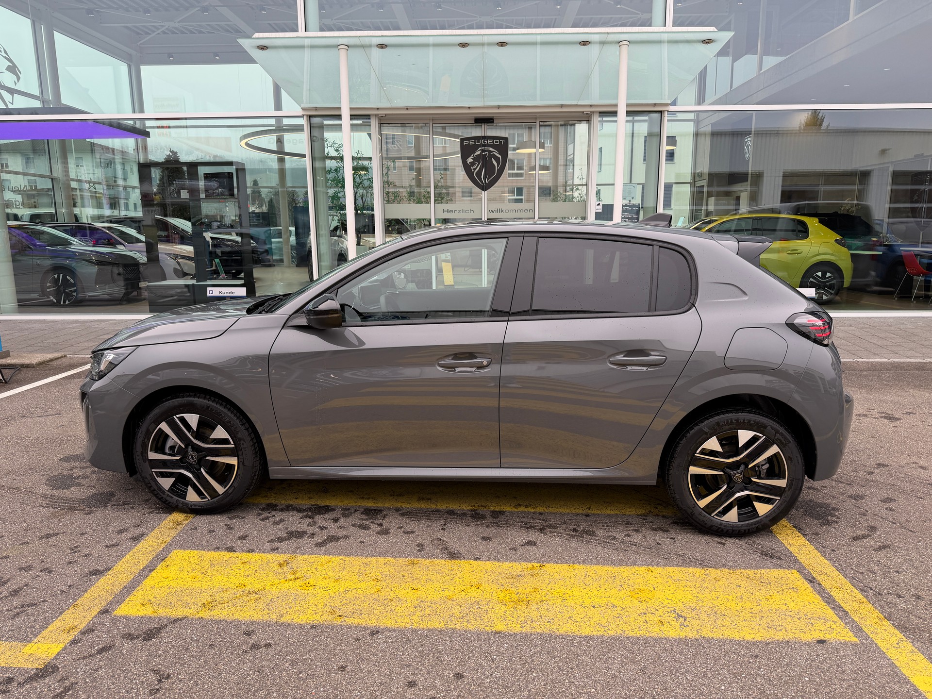 PEUGEOT 208 1.2 MHEV 110 Allure Premium