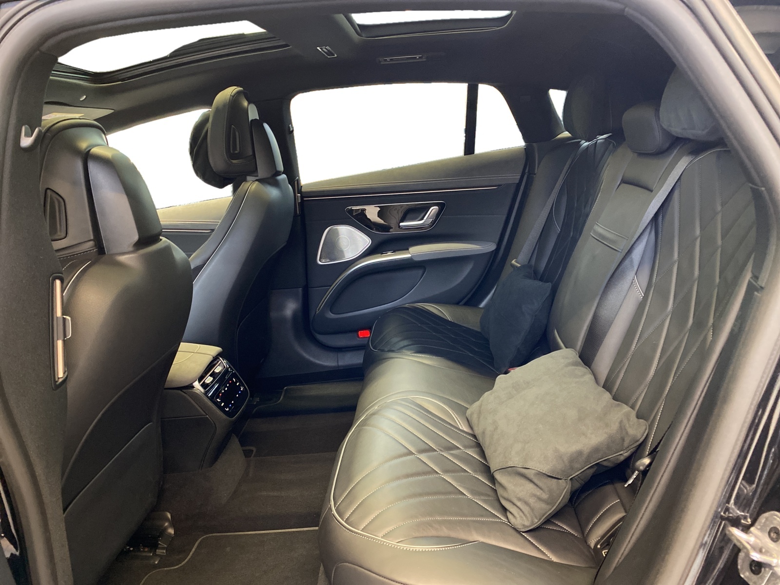 MERCEDES-BENZ EQS 580 AMG Line 4MATIC-image-8