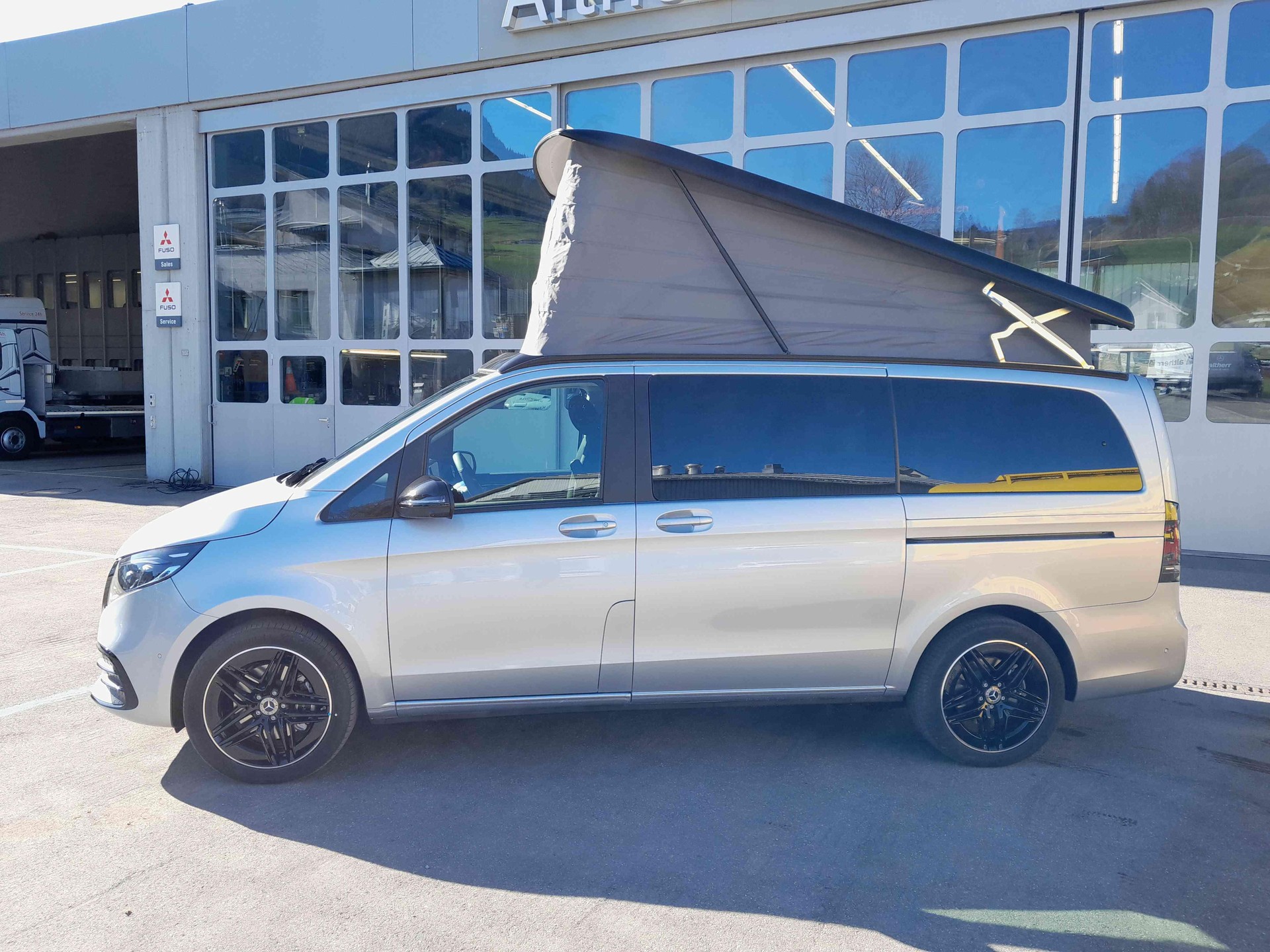 MERCEDES-BENZ Horizon 300d lang 4x4-showroom-element-2