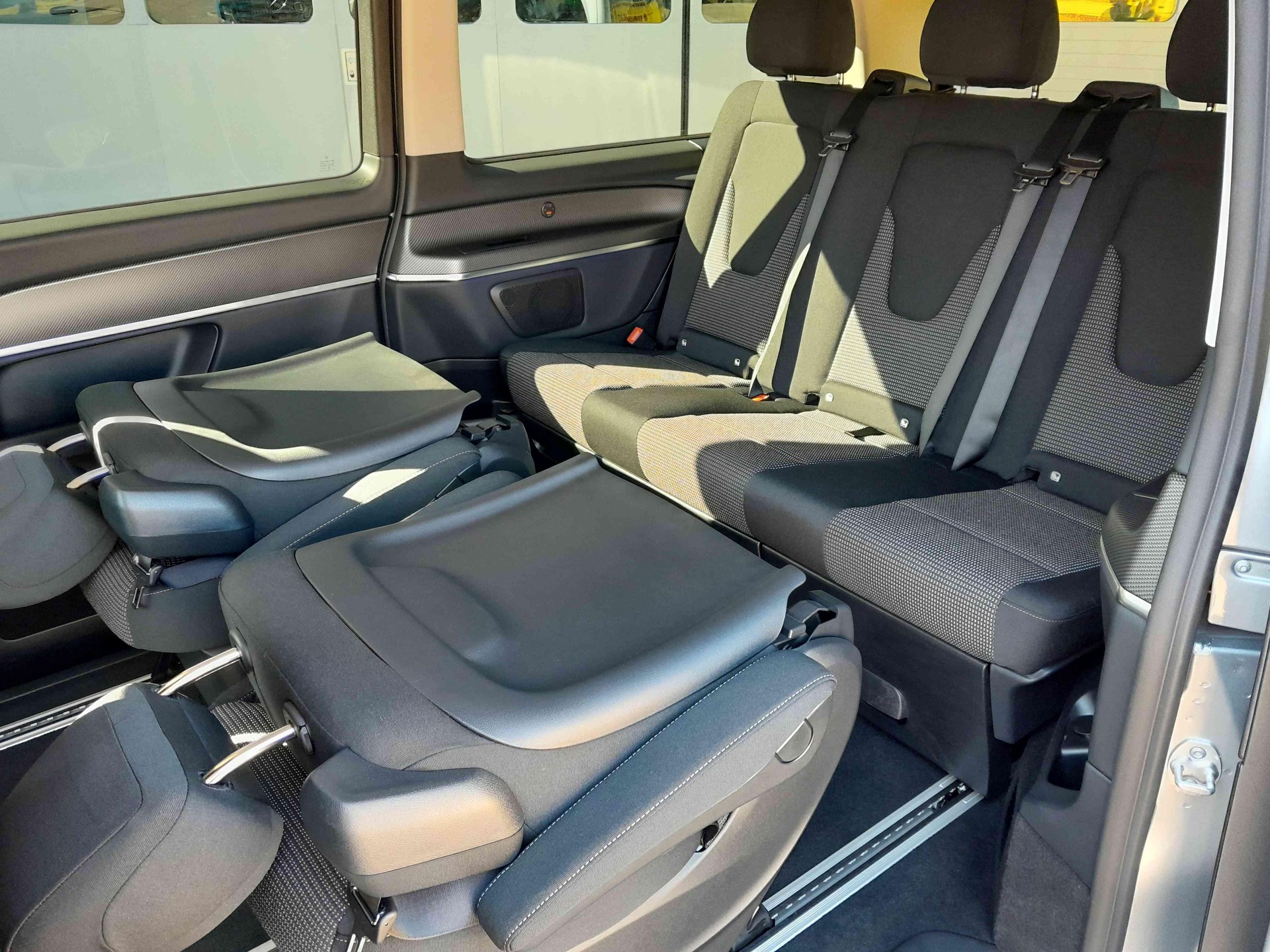 MERCEDES-BENZ Horizon 300d lang 4x4-image-13