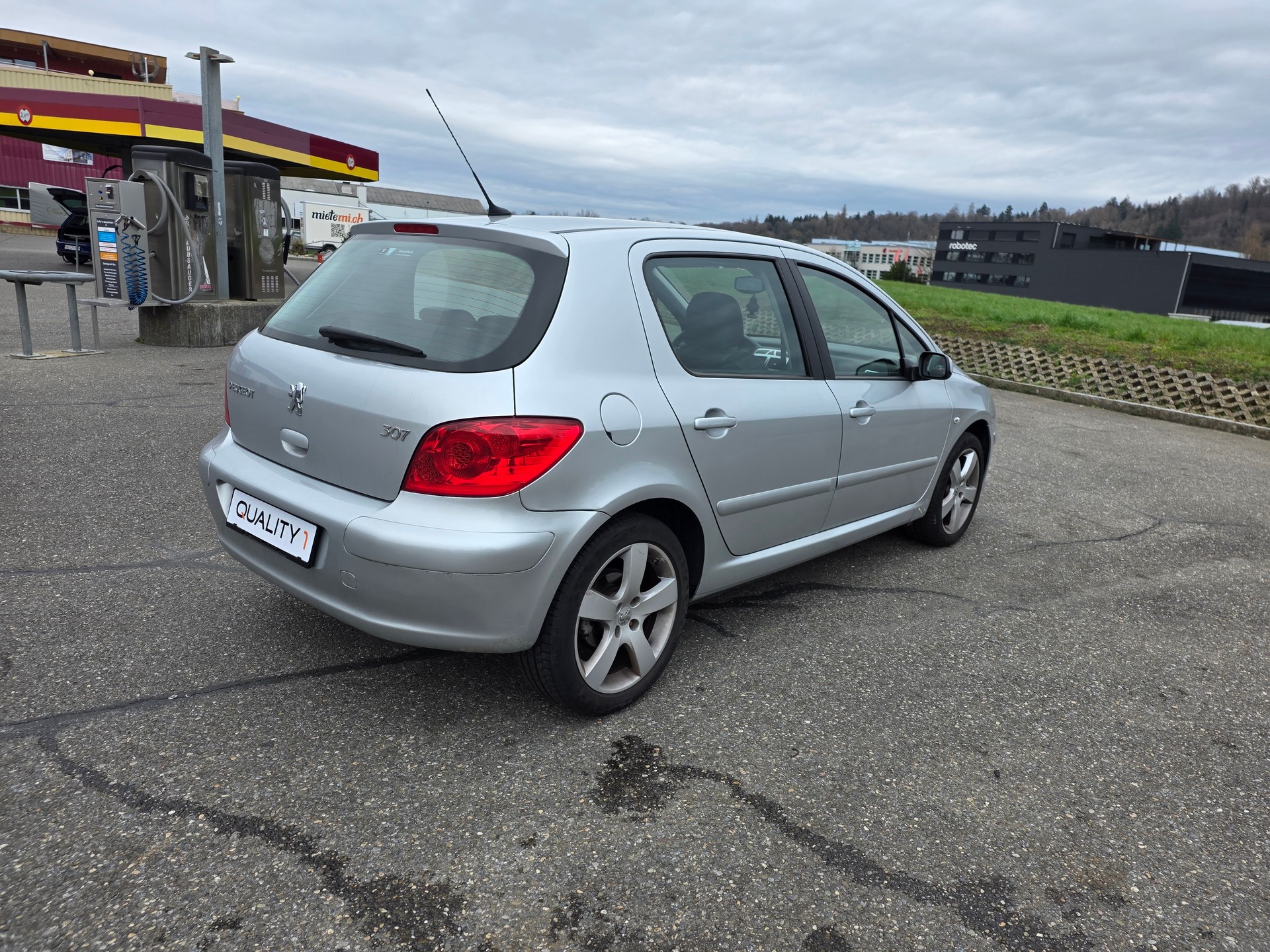 PEUGEOT 307 2.0 16V XS-image-2