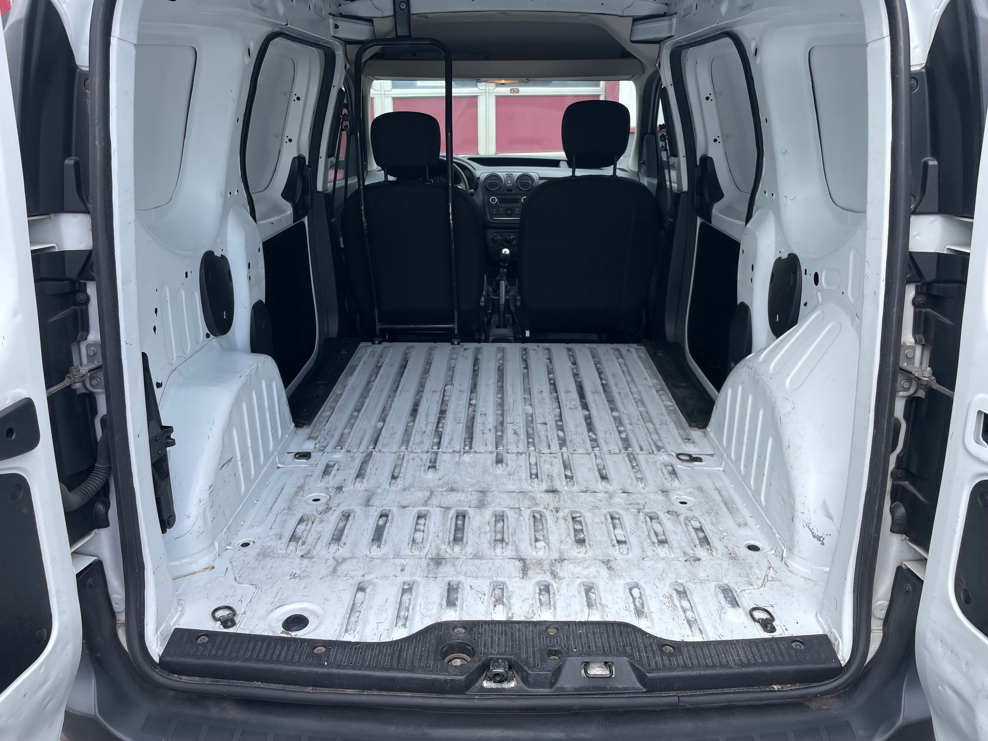 DACIA Dokker Van TCe 100 PF Essential-image-13