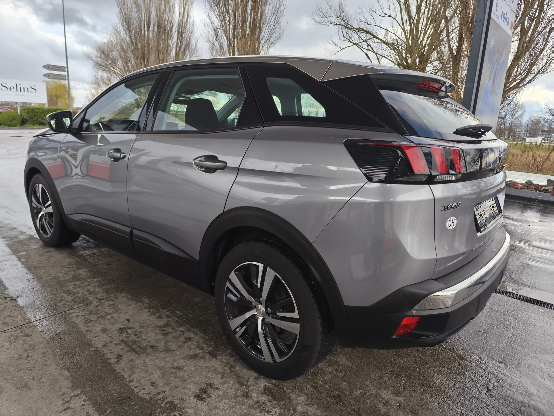 PEUGEOT 3008 1.2 PureTech Allure EAT-image-2