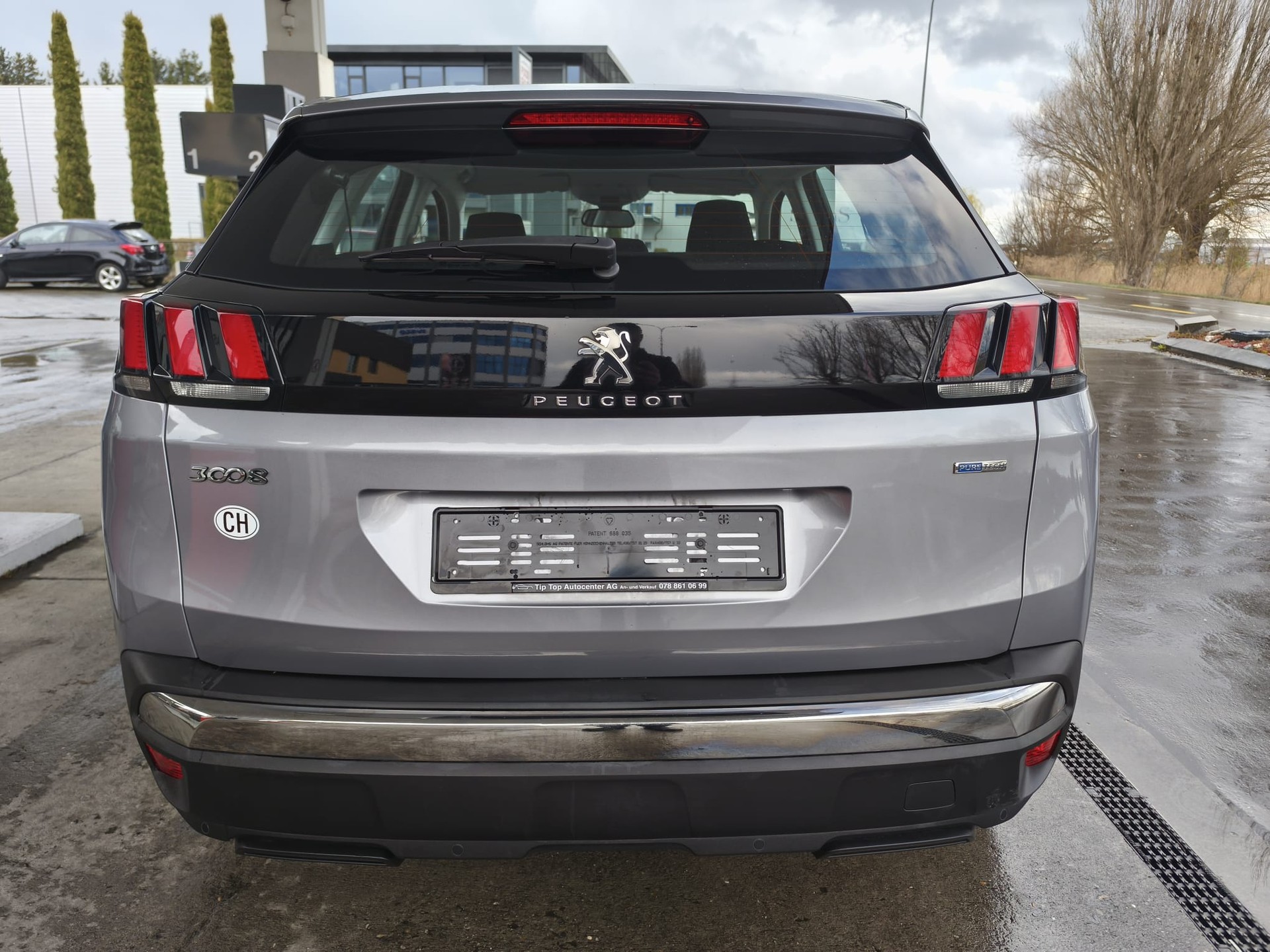 PEUGEOT 3008 1.2 PureTech Allure EAT-image-10