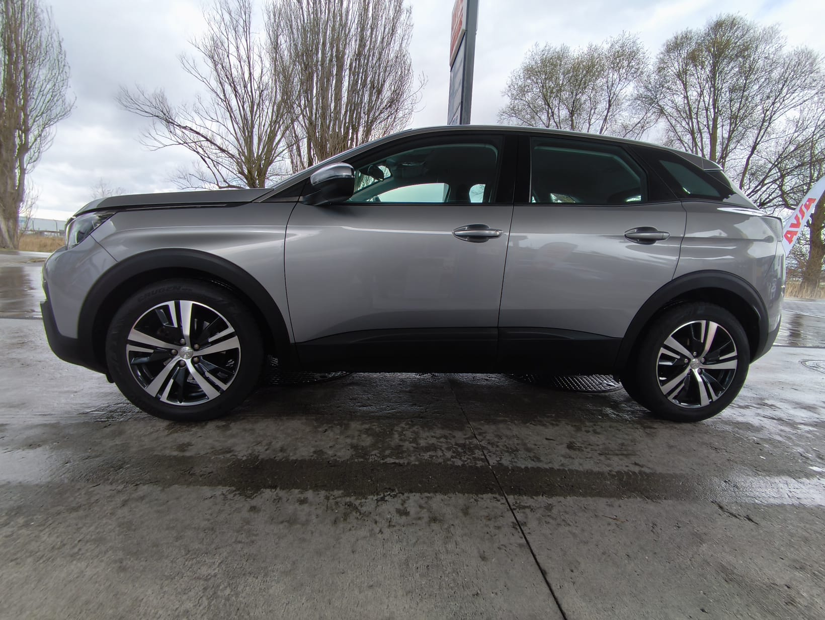 PEUGEOT 3008 1.2 PureTech Allure EAT-image-5