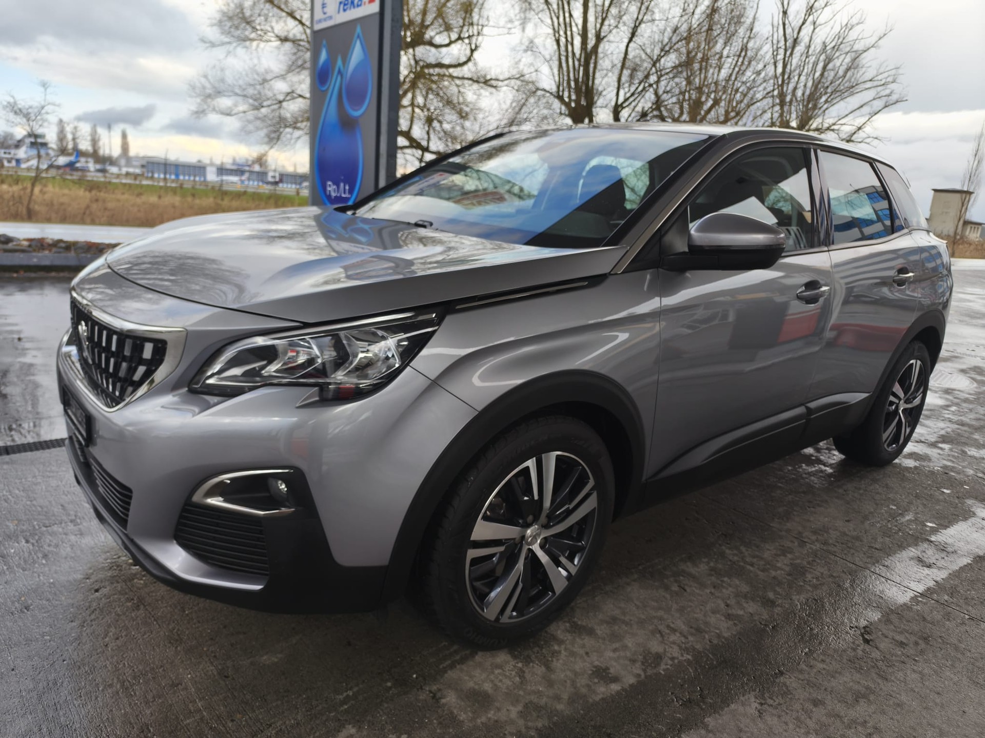 PEUGEOT 3008 1.2 PureTech Allure EAT-image-1